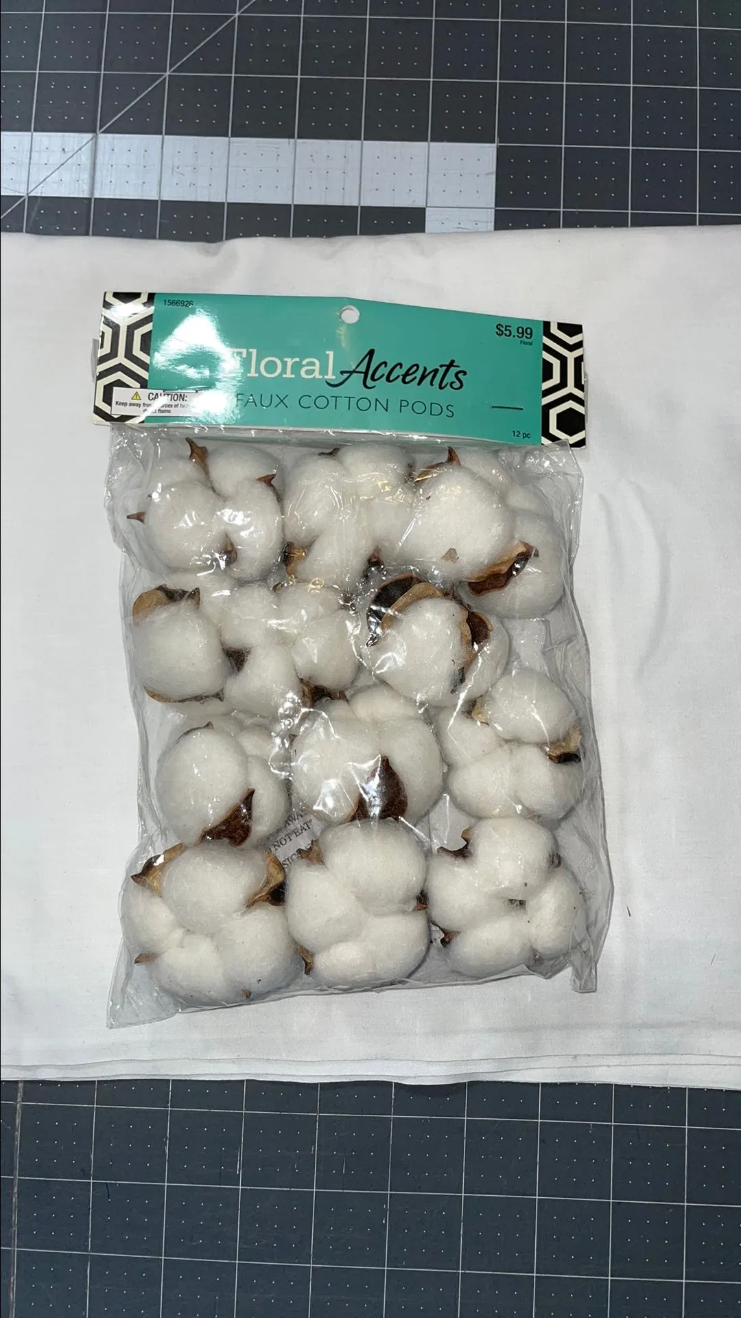 Product image for B1C0 Faux Cotton Pods Floral accents in package 12 pieces