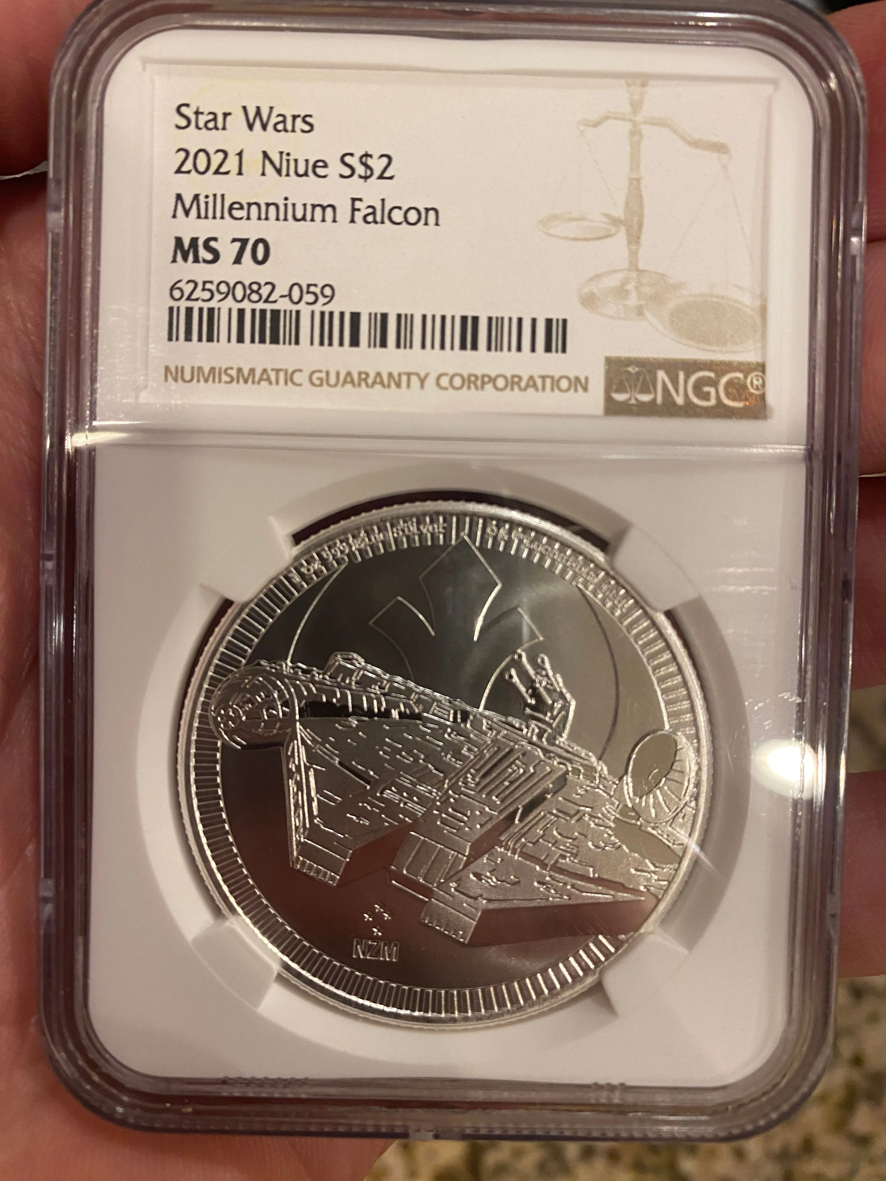 Product image for Star Wars 2021 MS70 Millennium Falcon Niue S$2