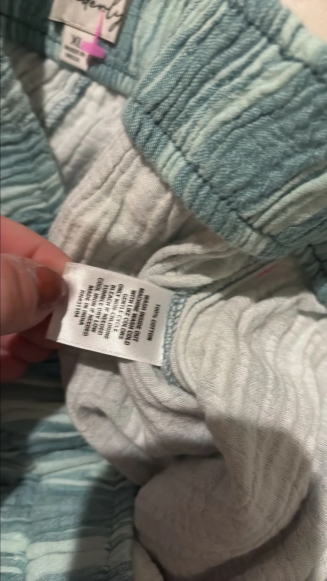 Listing Image Blurred Background