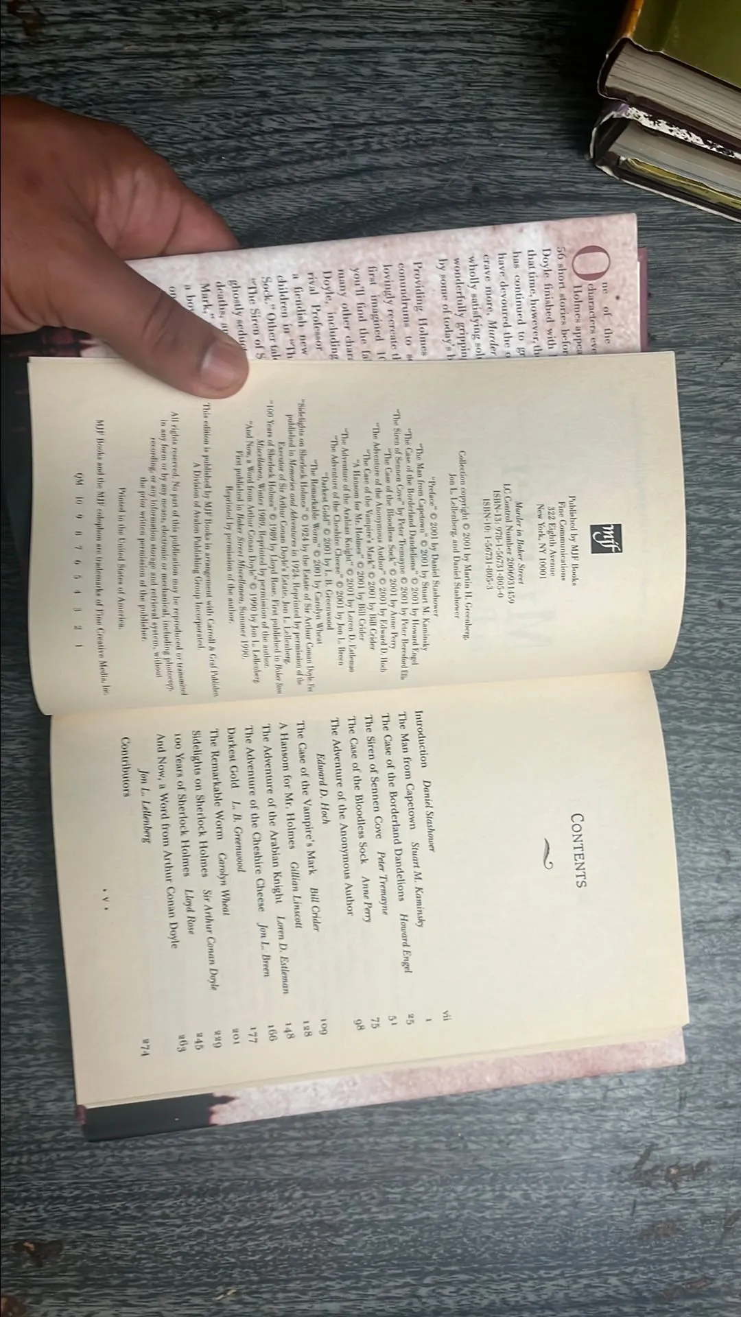 Listing Image Blurred Background