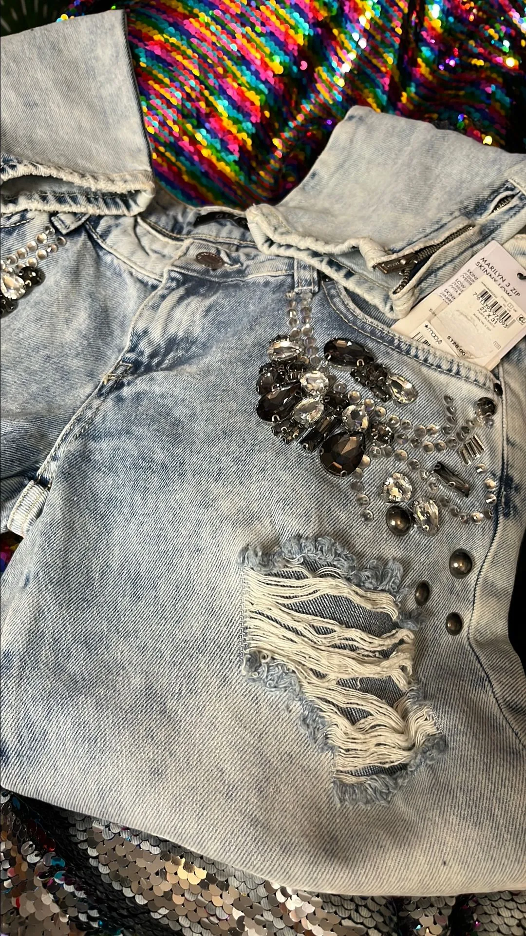 Product image for C132 Embellished Guess Jeans