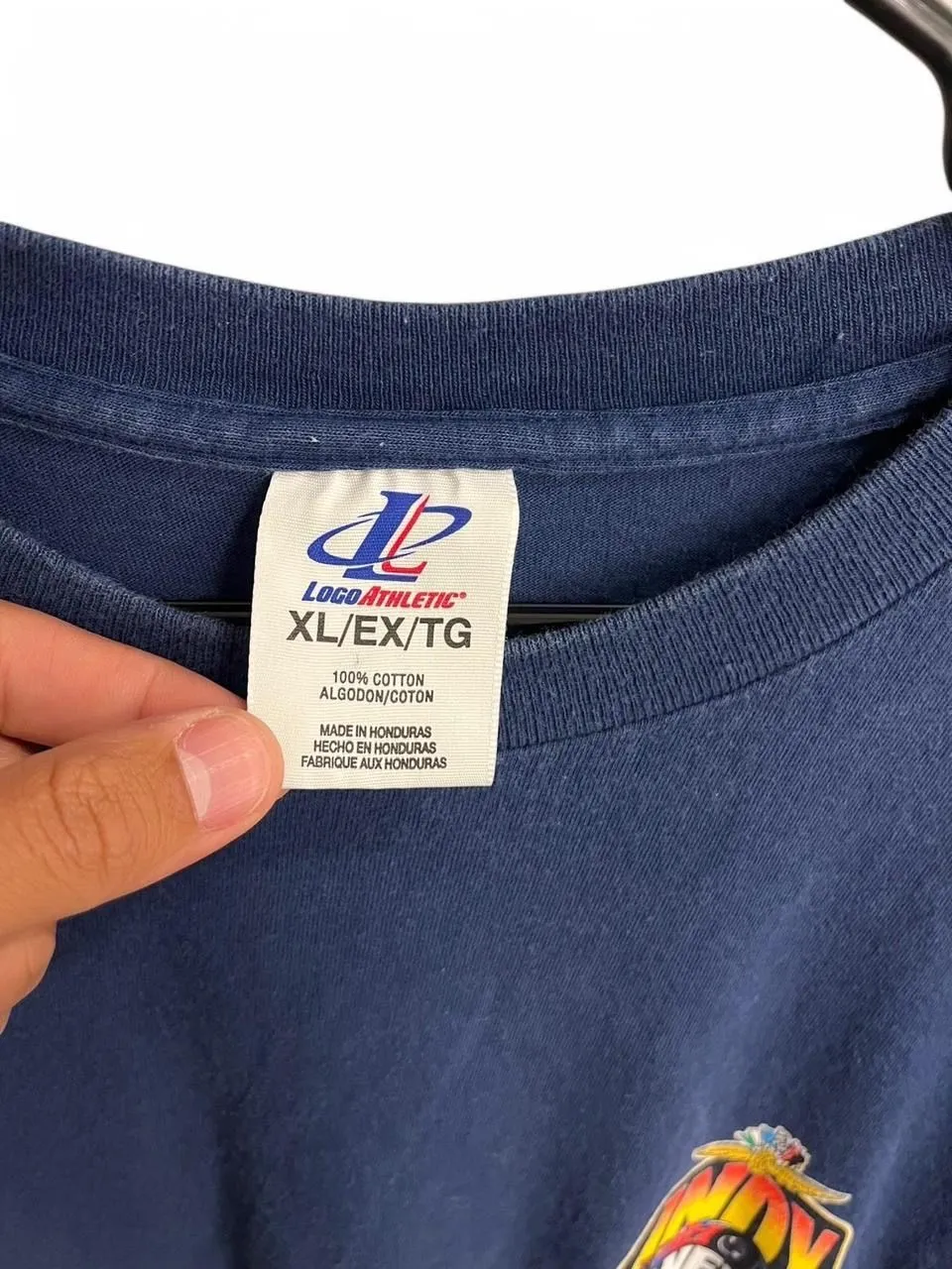 Listing Image Blurred Background