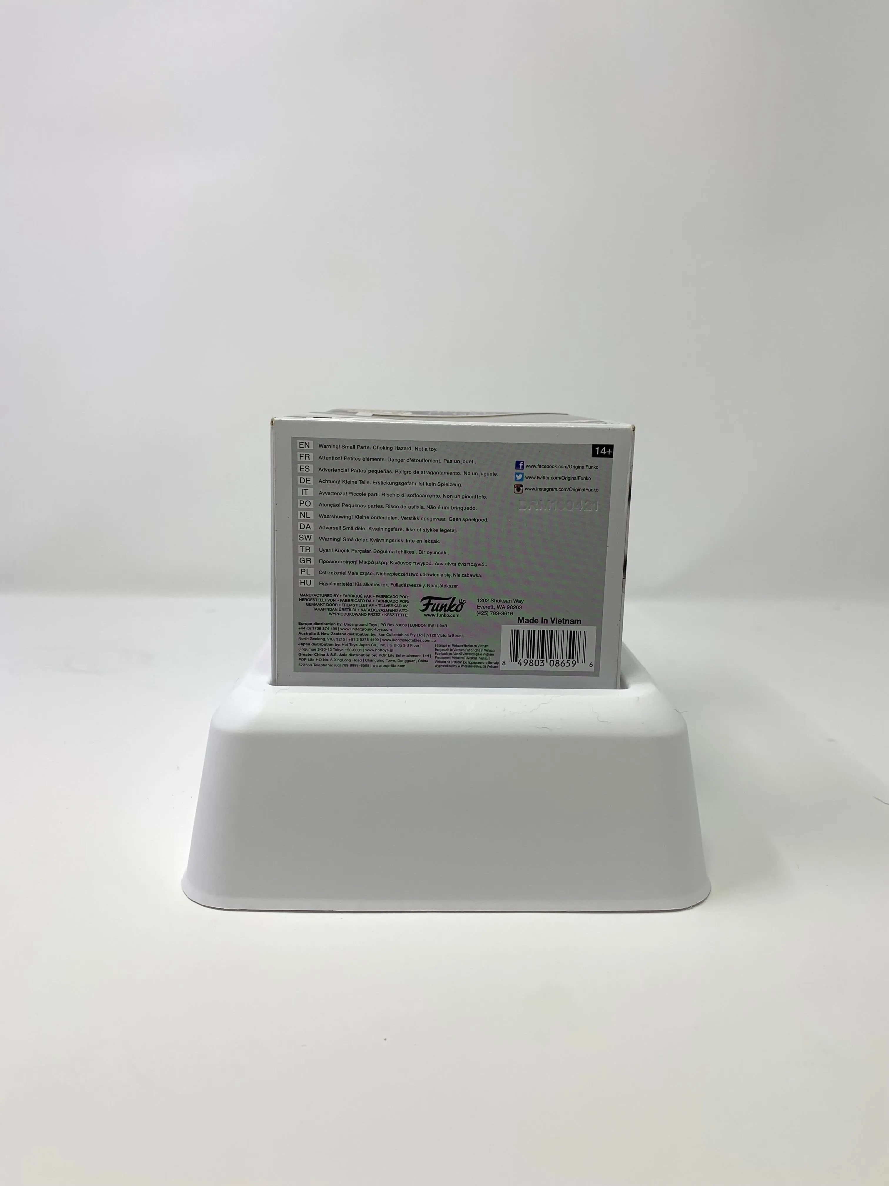 Listing Image Blurred Background