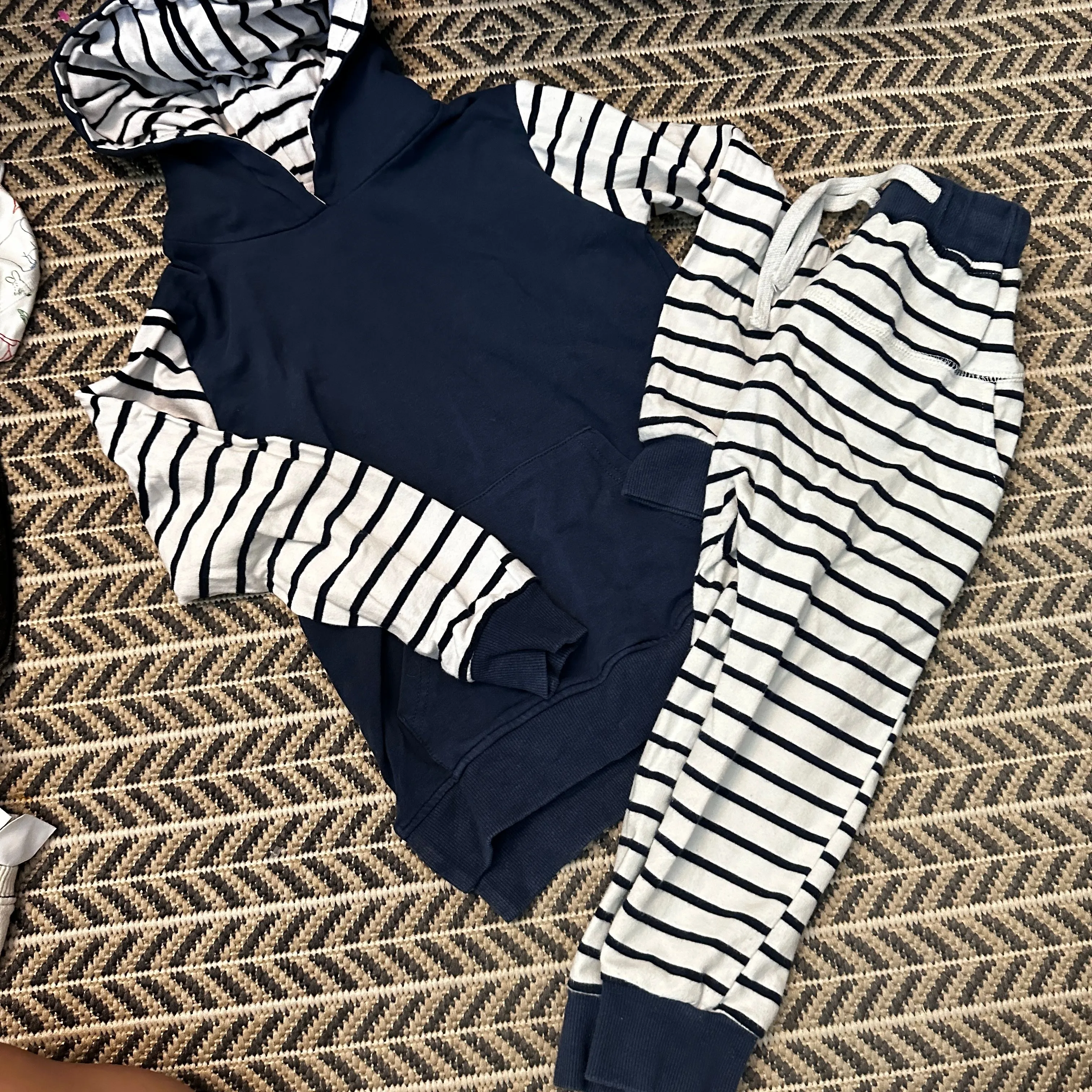 Product image for Box E: 127: 4-5T little bipsy Navy blue stripe stripes sweatshirt hoodie pants joggers shirt 2pc set