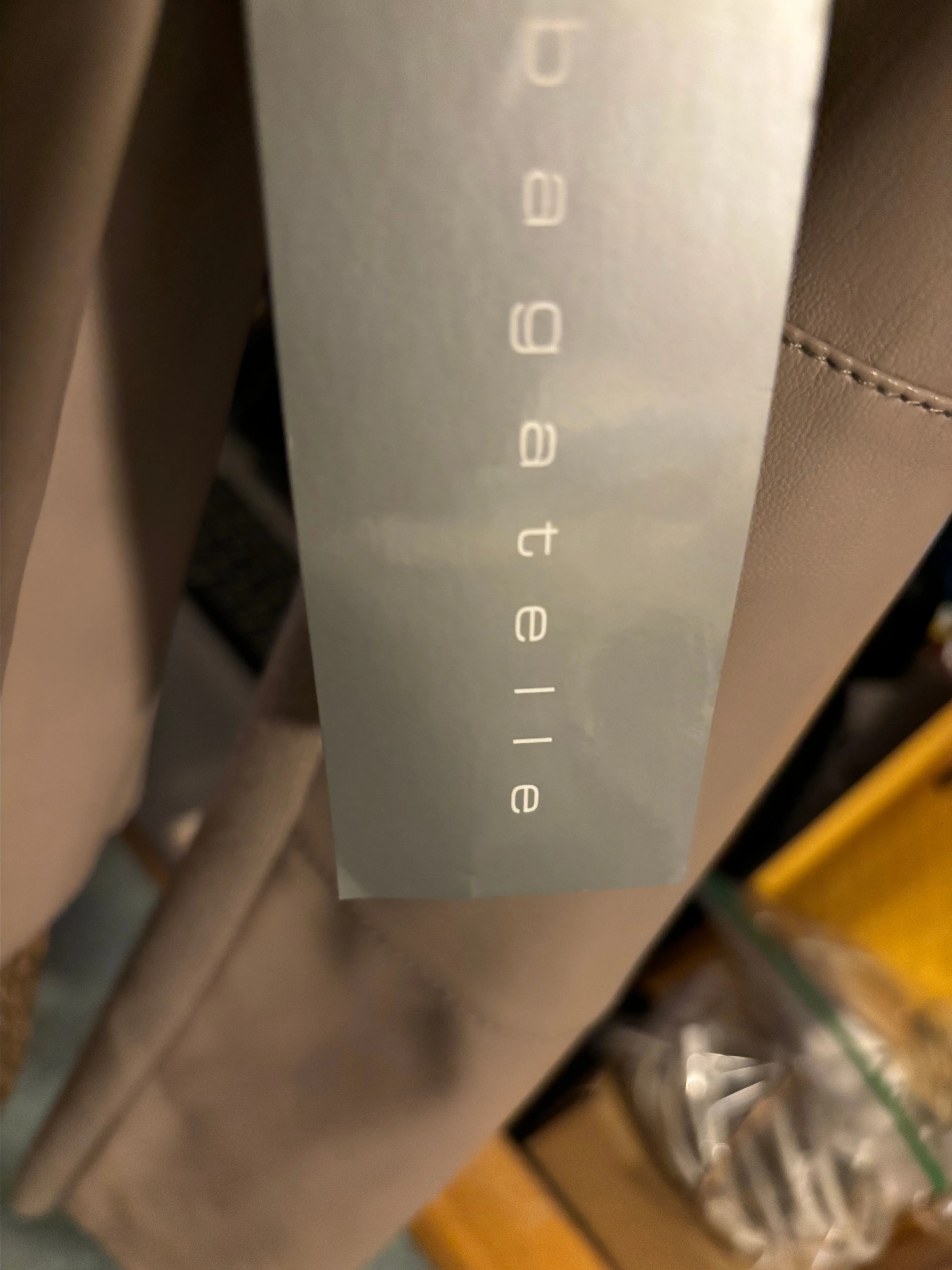 Listing Image Blurred Background