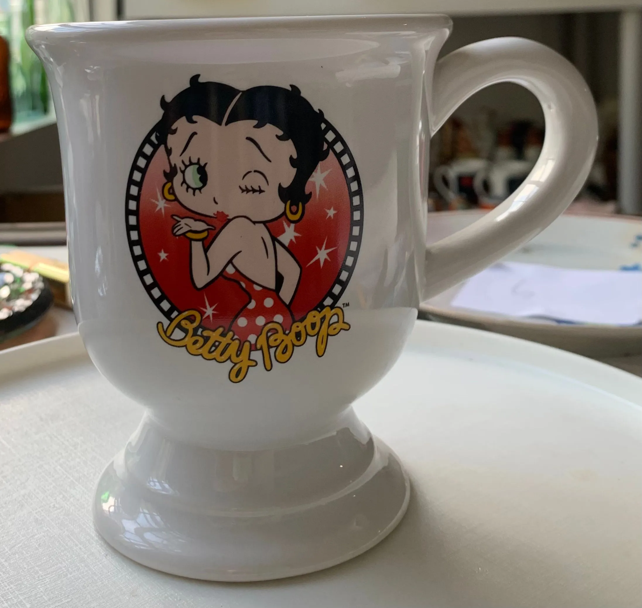 Product image for 1195 BETTY BOOP PEDESTAL CERAMIC MUG CUP 2006 BOOP OOP A DOOP LIPSTICK KISS