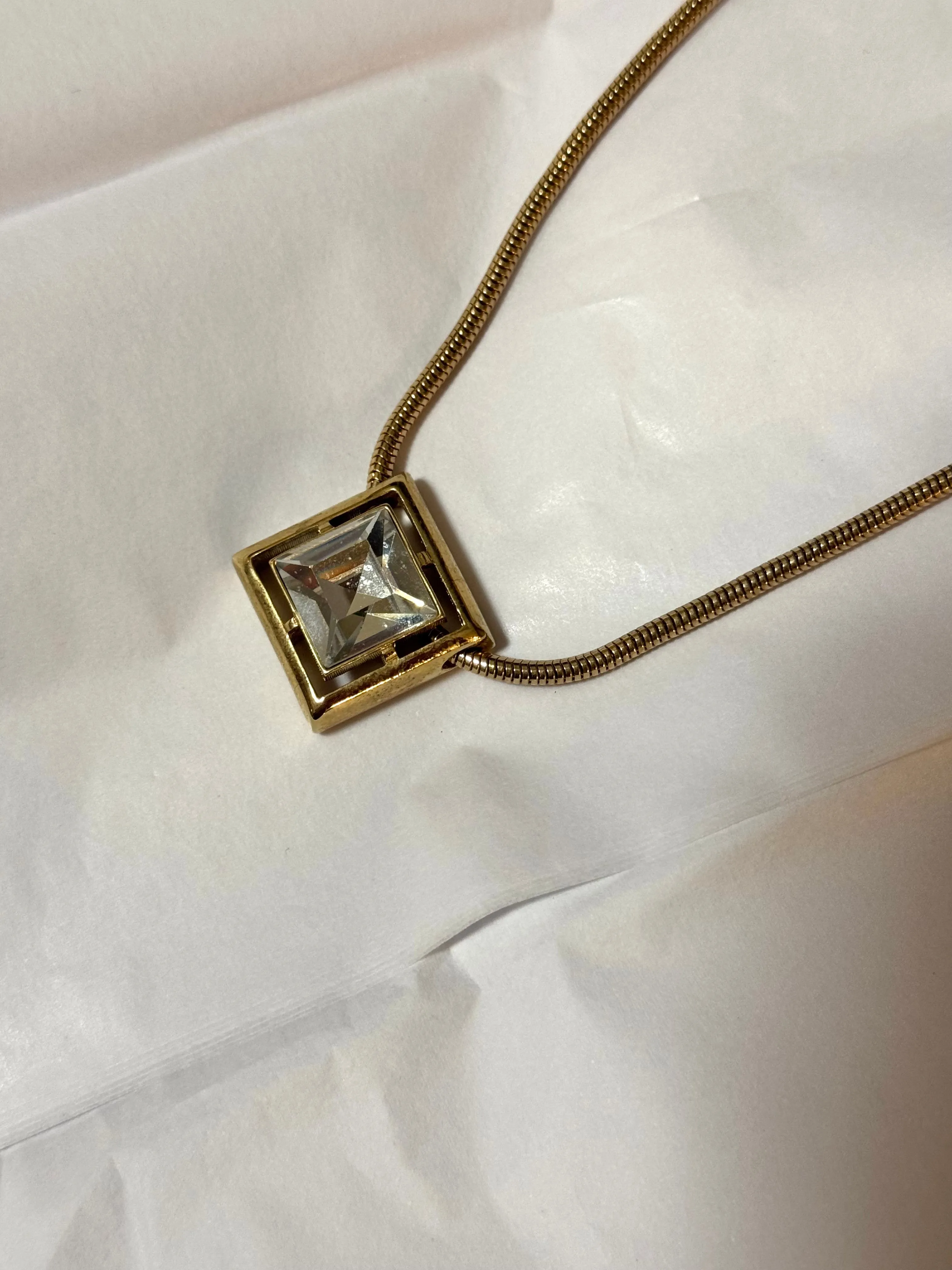 Product image for A- 0136 Avon Vintage Gold Tone 18” Necklace