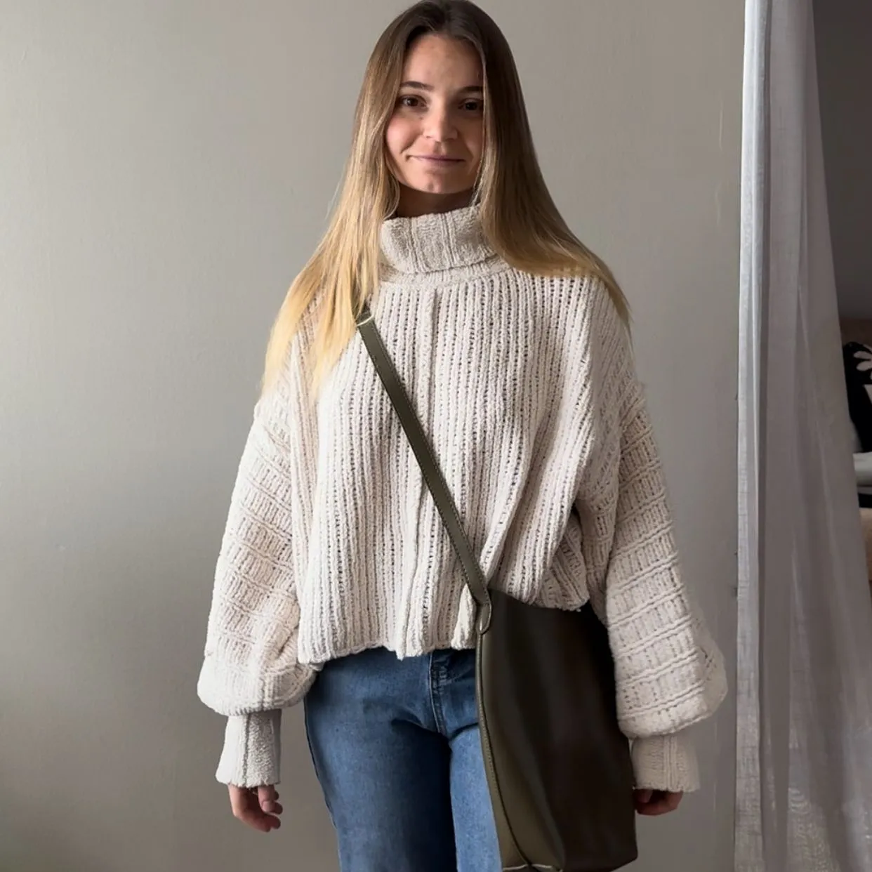 Listing Image Blurred Background