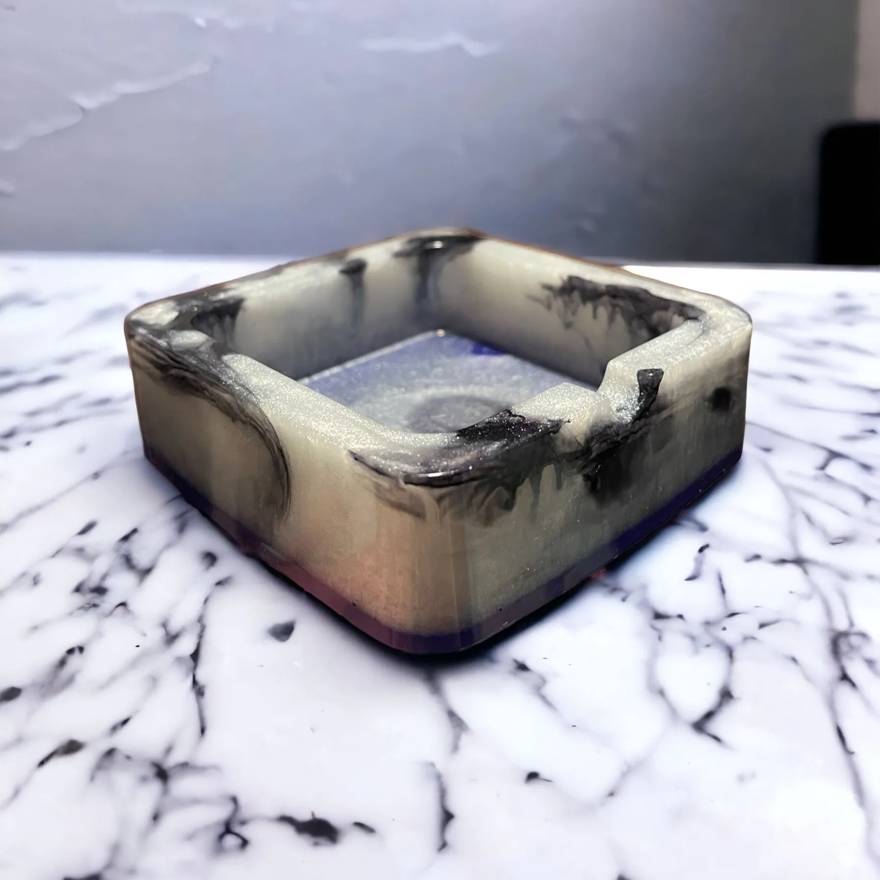Product image for Black and White marble themed Ash Tray