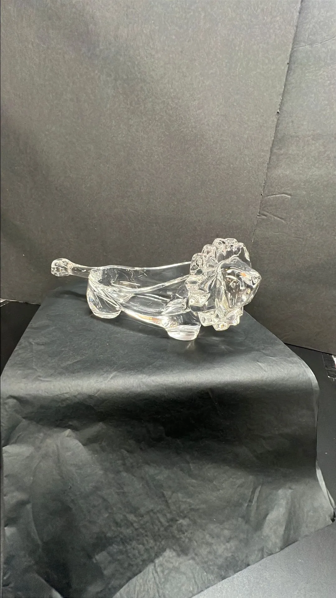 Product image for 0568 Sasaki Crystal Lion Trinket Dish Japan