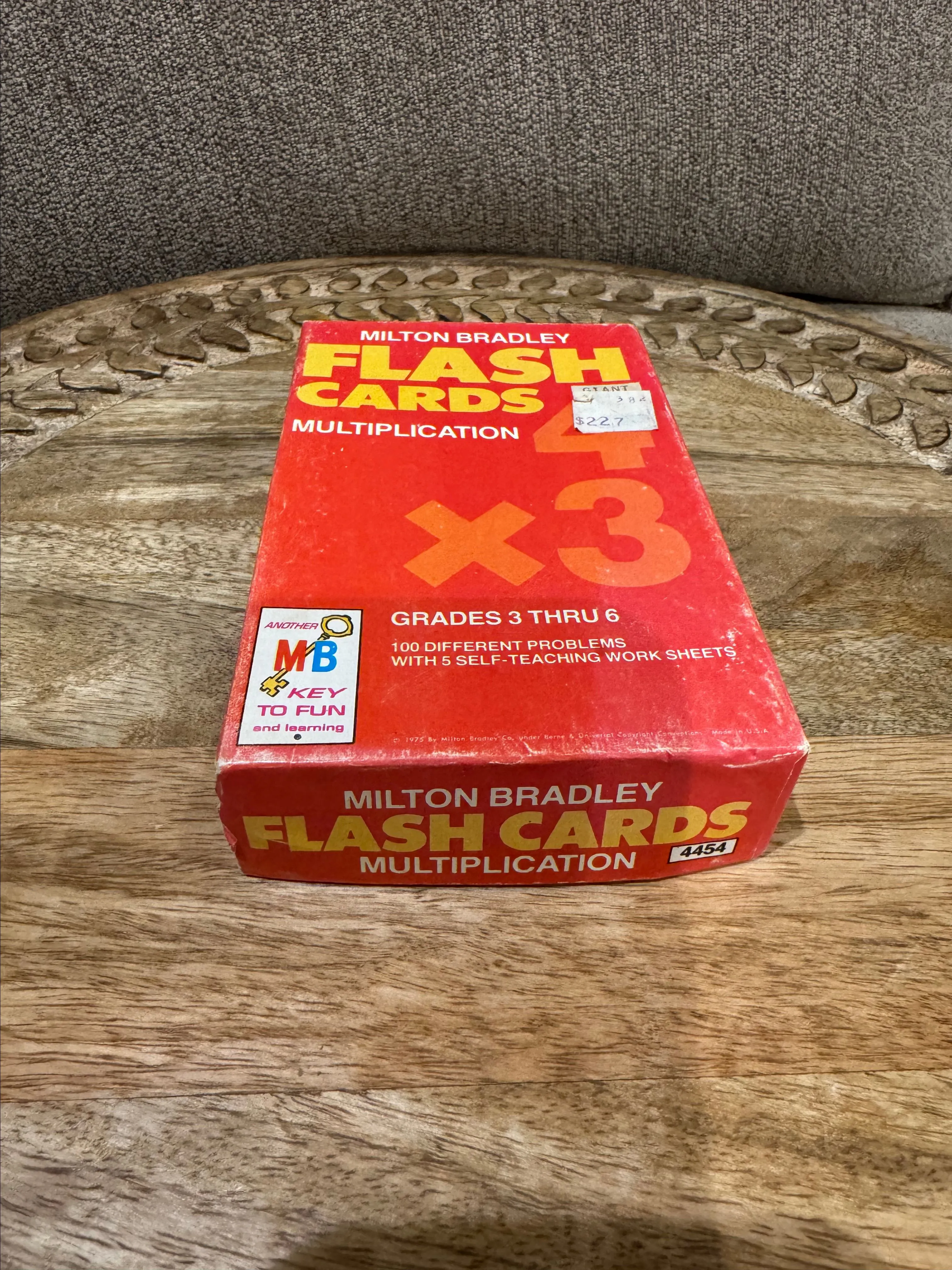 Product image for Vintage Milton, Bradley multiplication flash cards