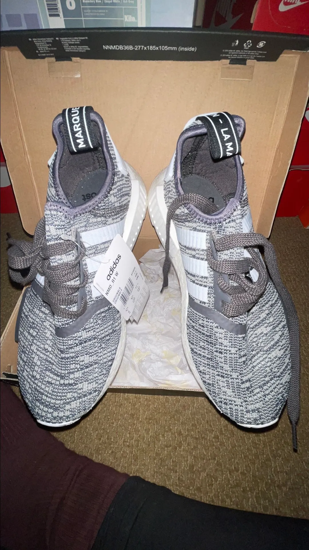 Listing Image Blurred Background
