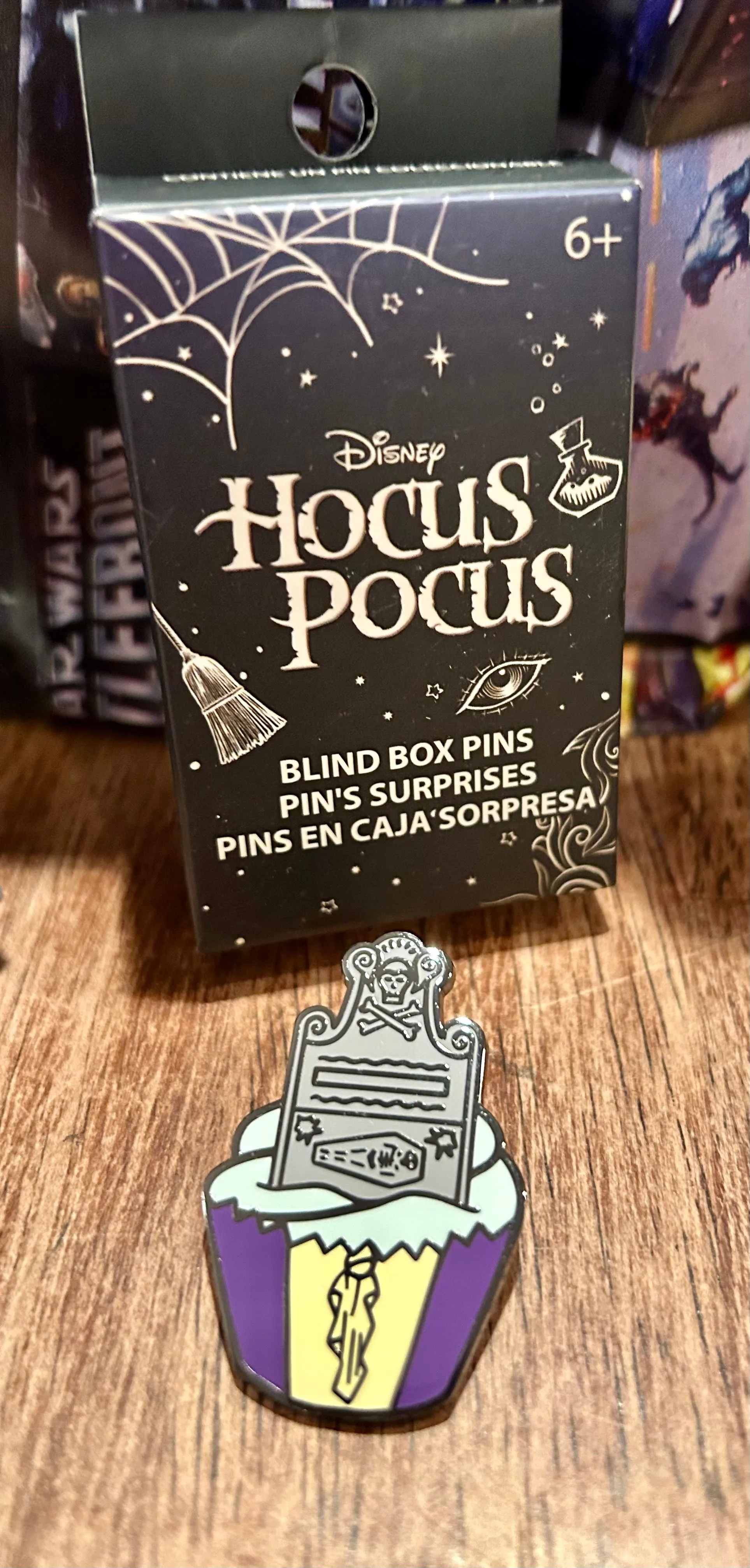 Product image for Disney pin hocus pocus cupcake Billy butcherson