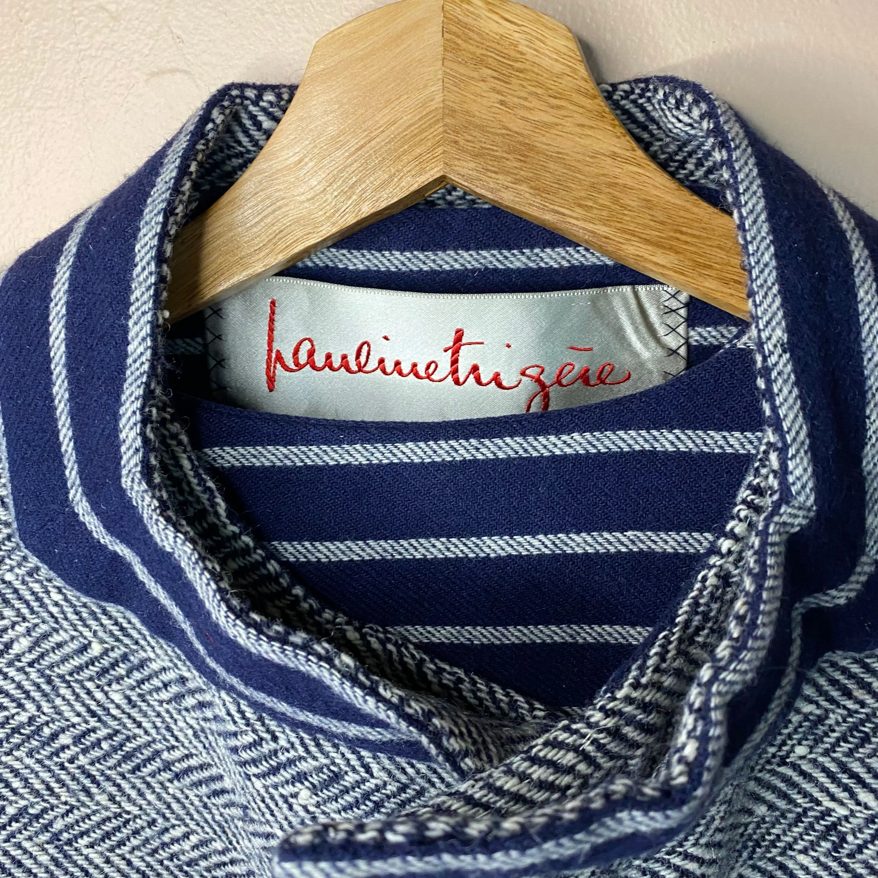 Listing Image Blurred Background