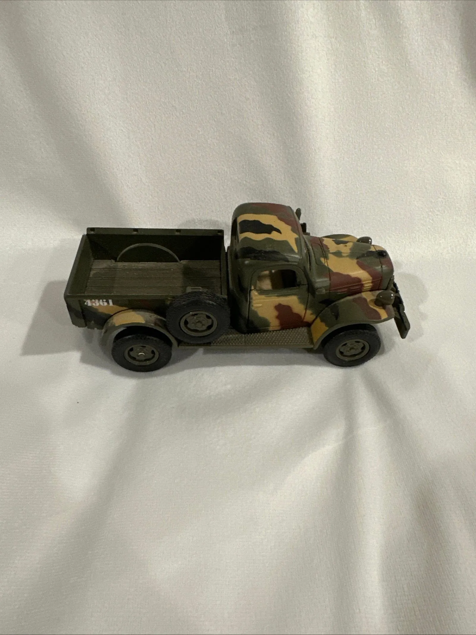 Product image for 1946 Dodge Power Wagon US Marine Corps USMC #4361, Camo, c2000 👀🔥👌🏼