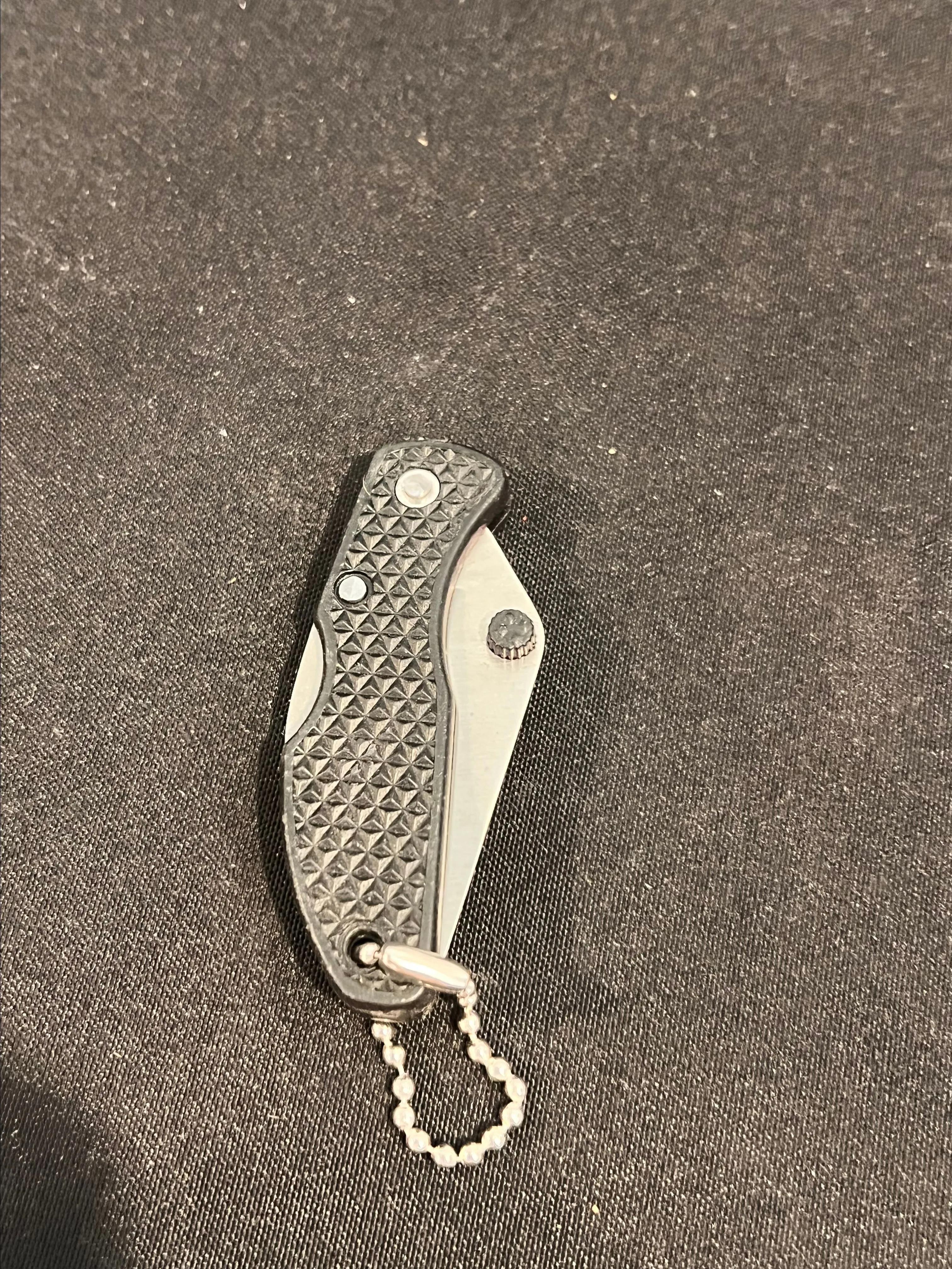 Product image for Black keychain knife
