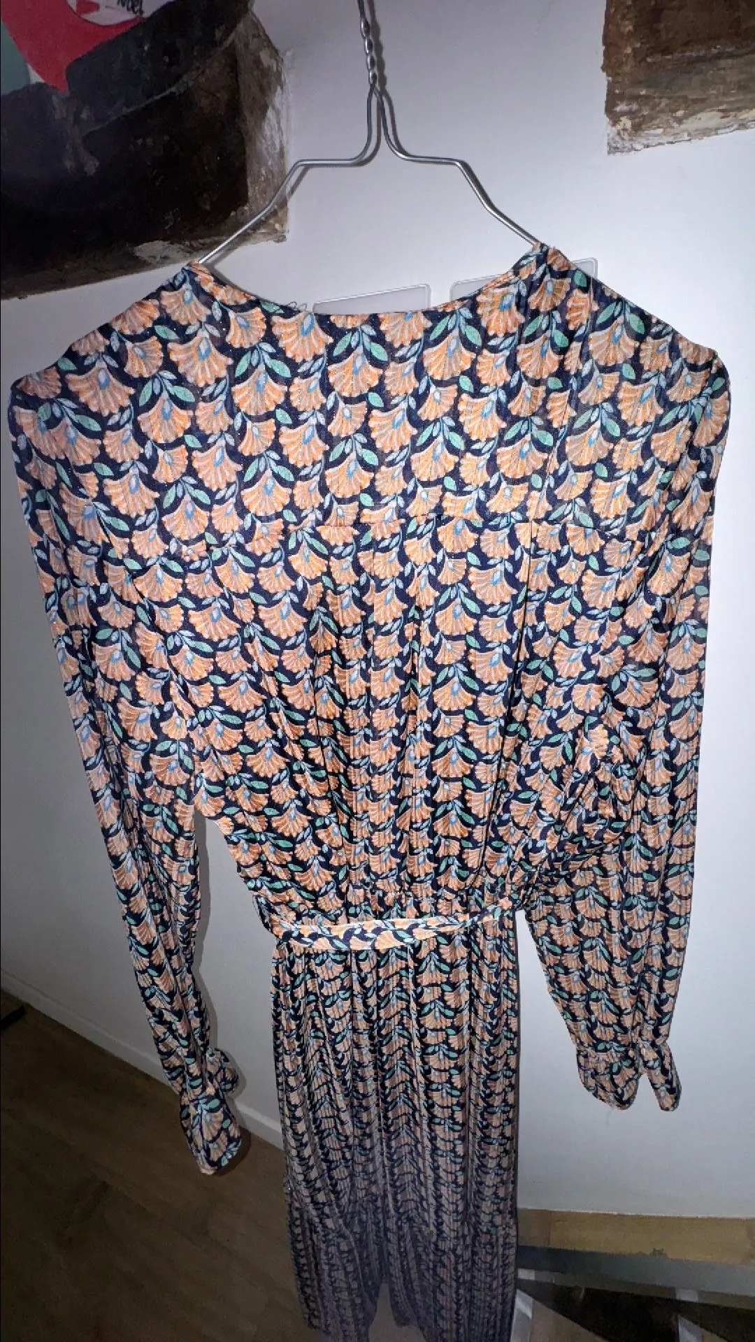 Listing Image Blurred Background
