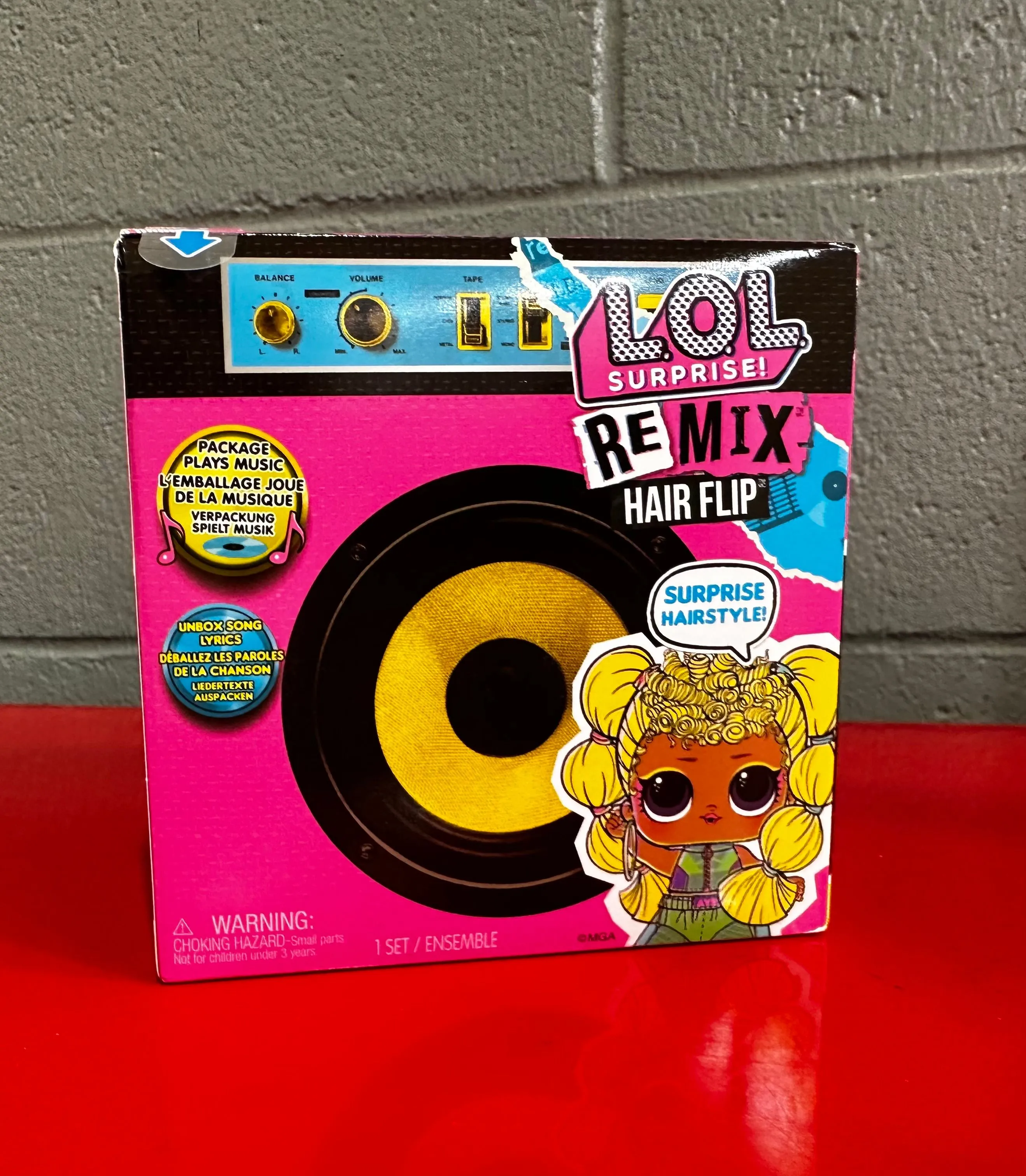 Product image for L.O.L. Surprise! Remix Hair Flip Dolls – 15 Surprises Hair Reveal Music [1 Box]