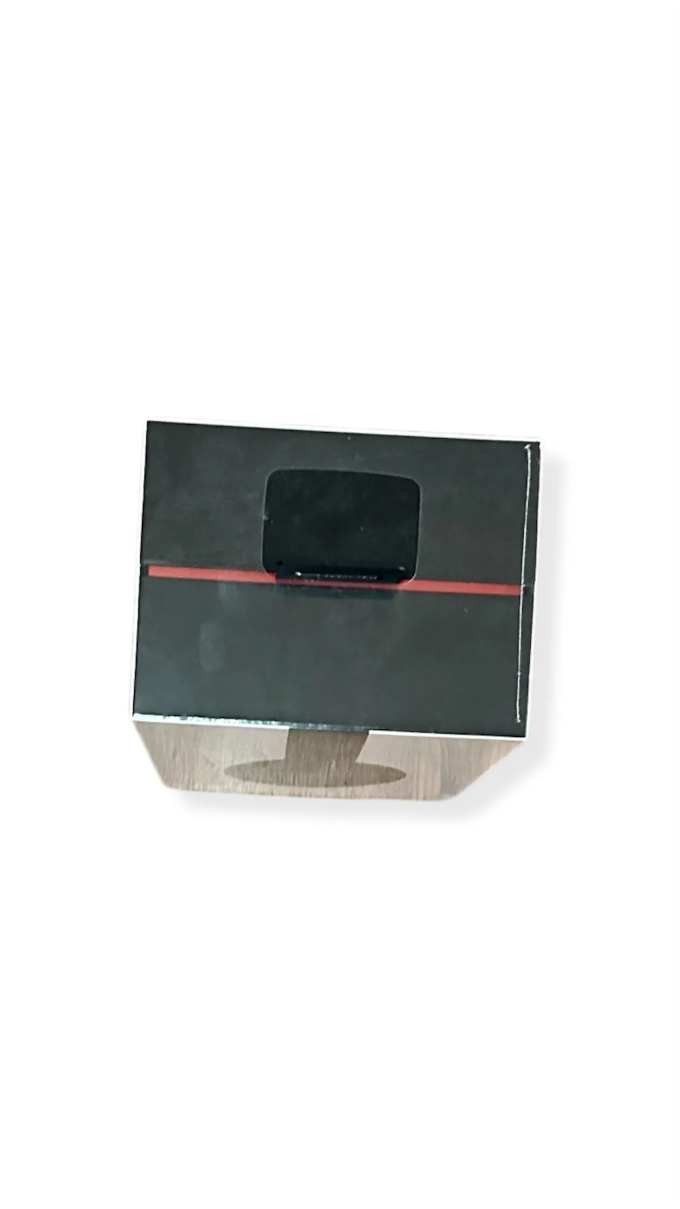 Listing Image Blurred Background