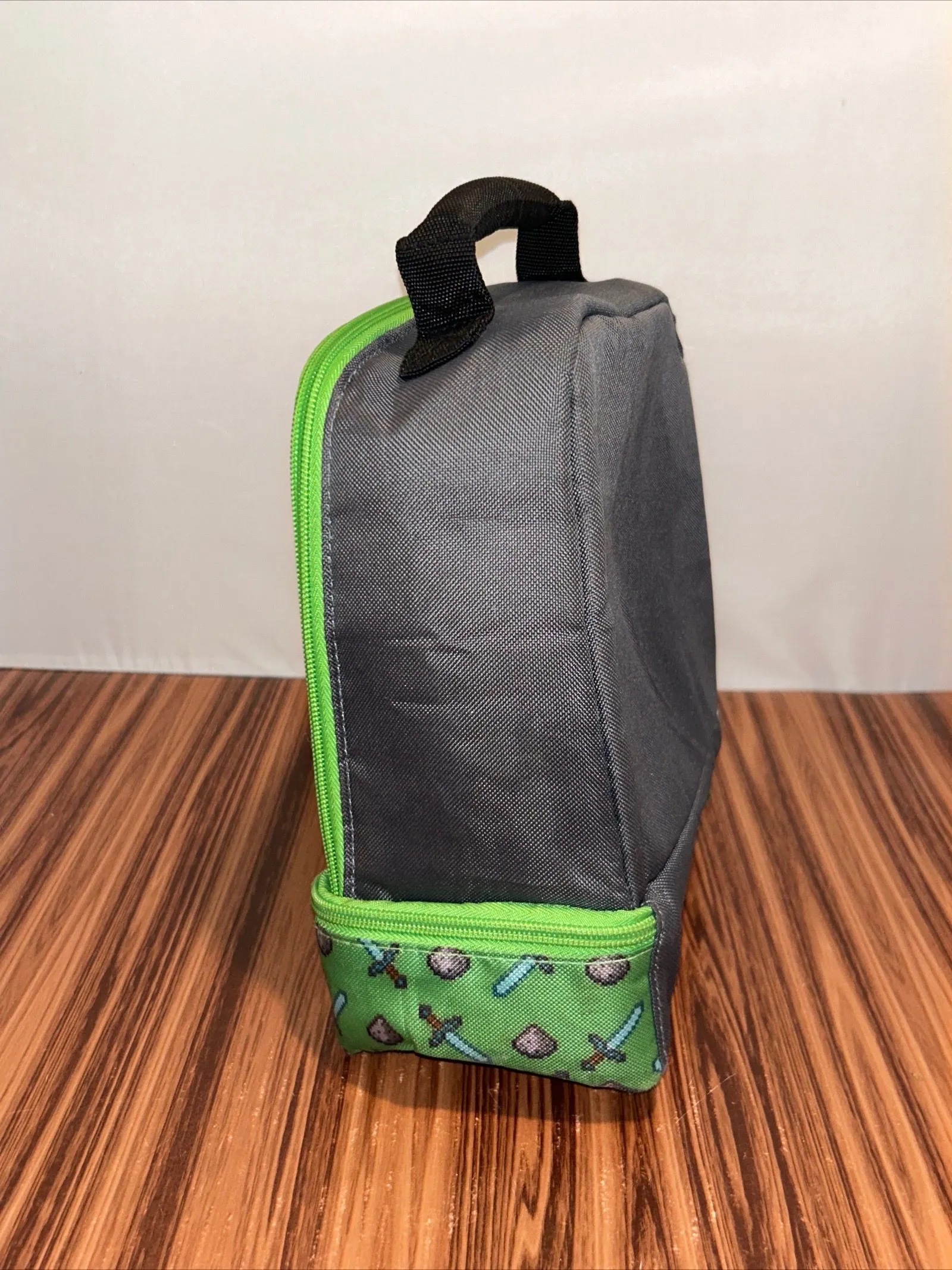 Listing Image Blurred Background