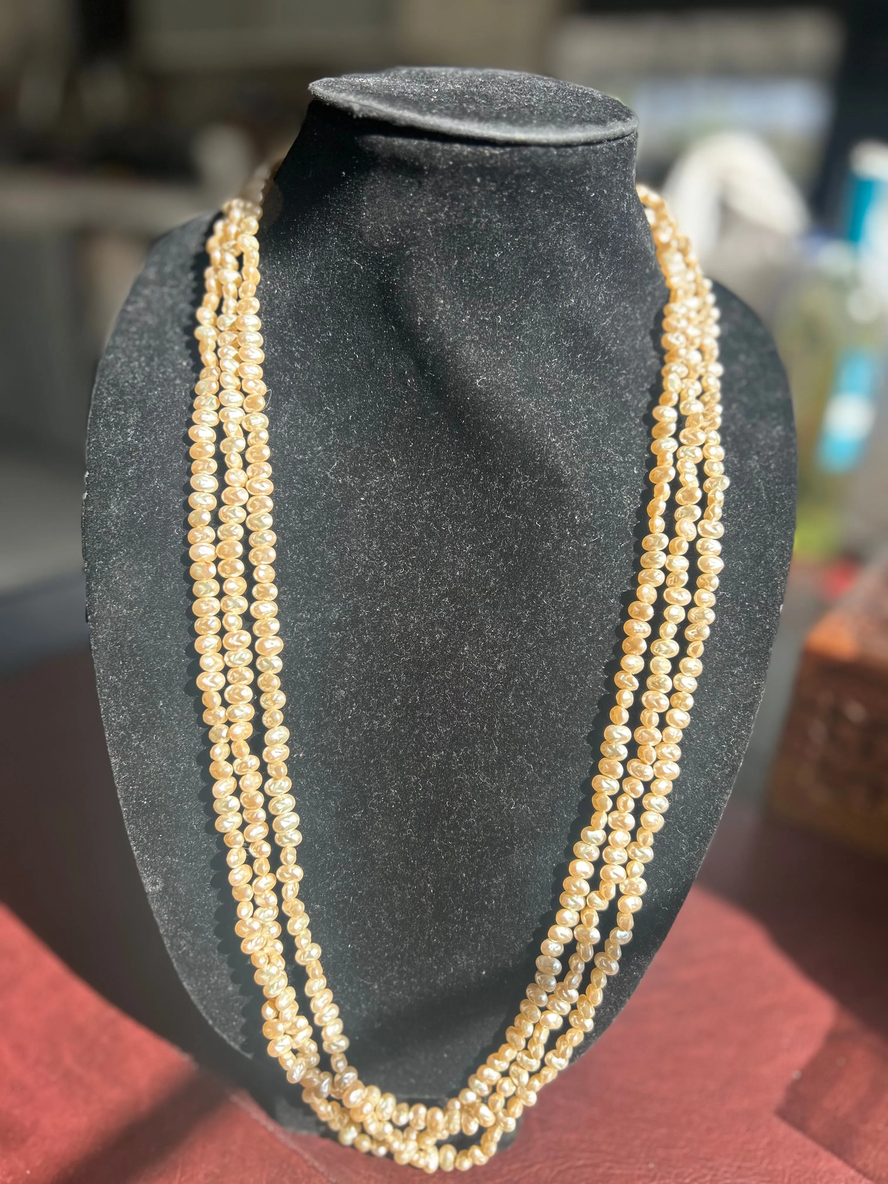 Product image for #21 new old stock MARKIA faux pearl necklace w/tag