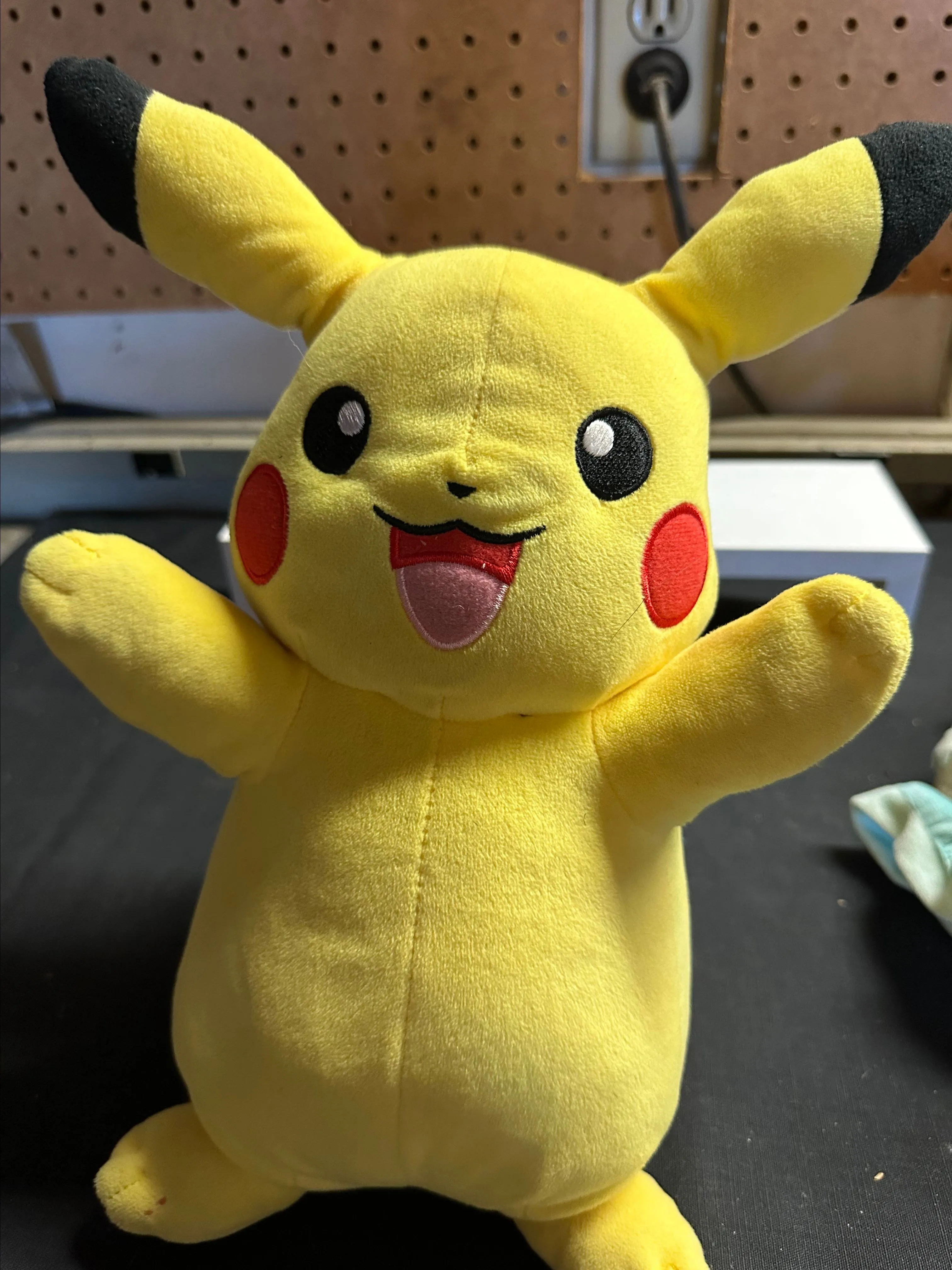 Product image for Pikachu w/ Sound Effects