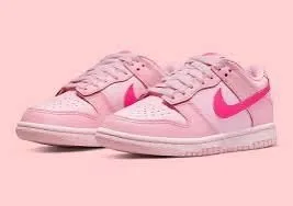 Product image for Nike - Dunk Low (GS) - Triple Pink 4Y
