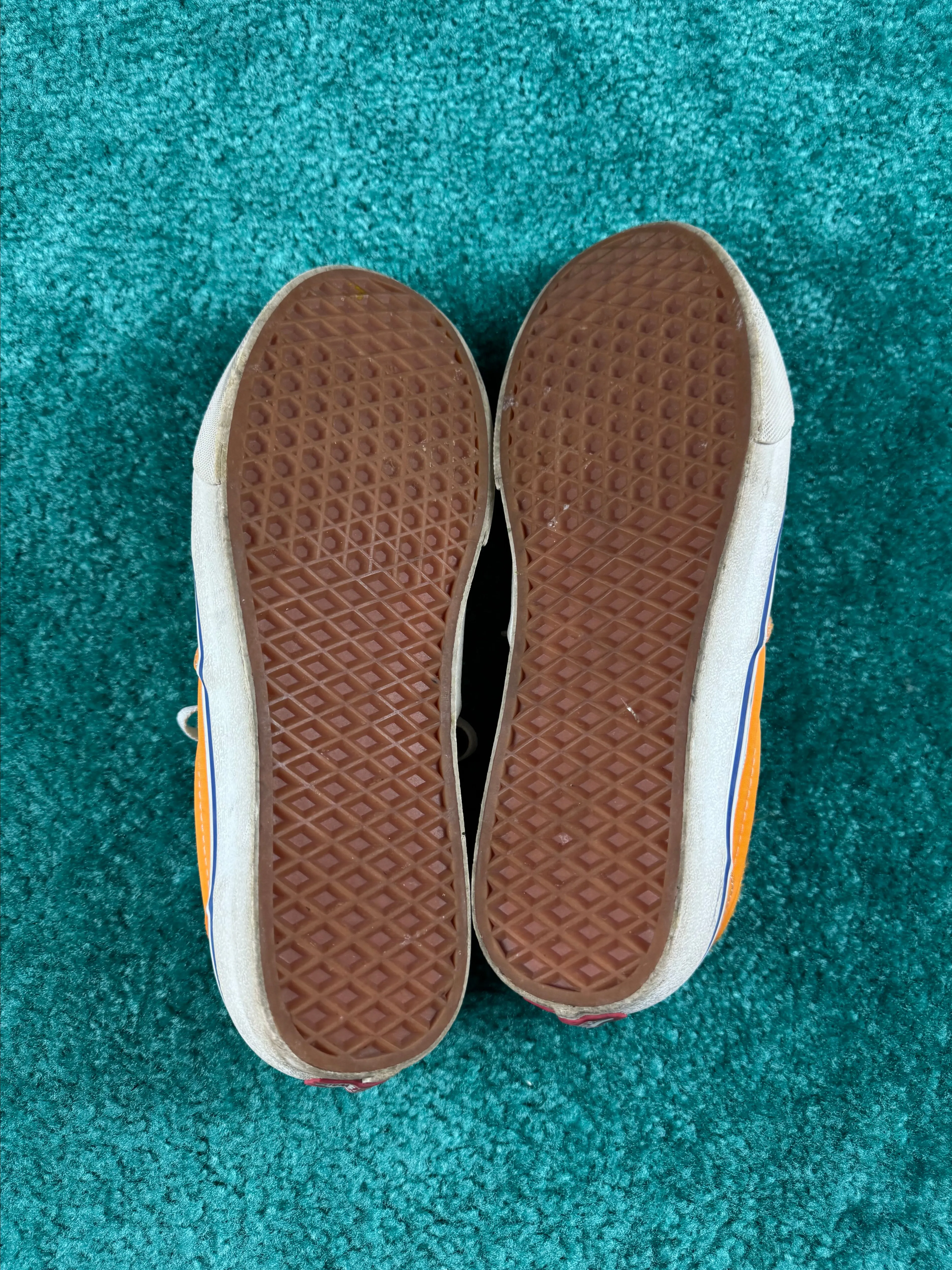 Listing Image Blurred Background
