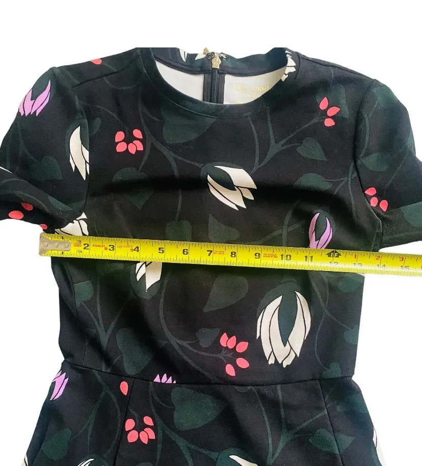 Listing Image Blurred Background