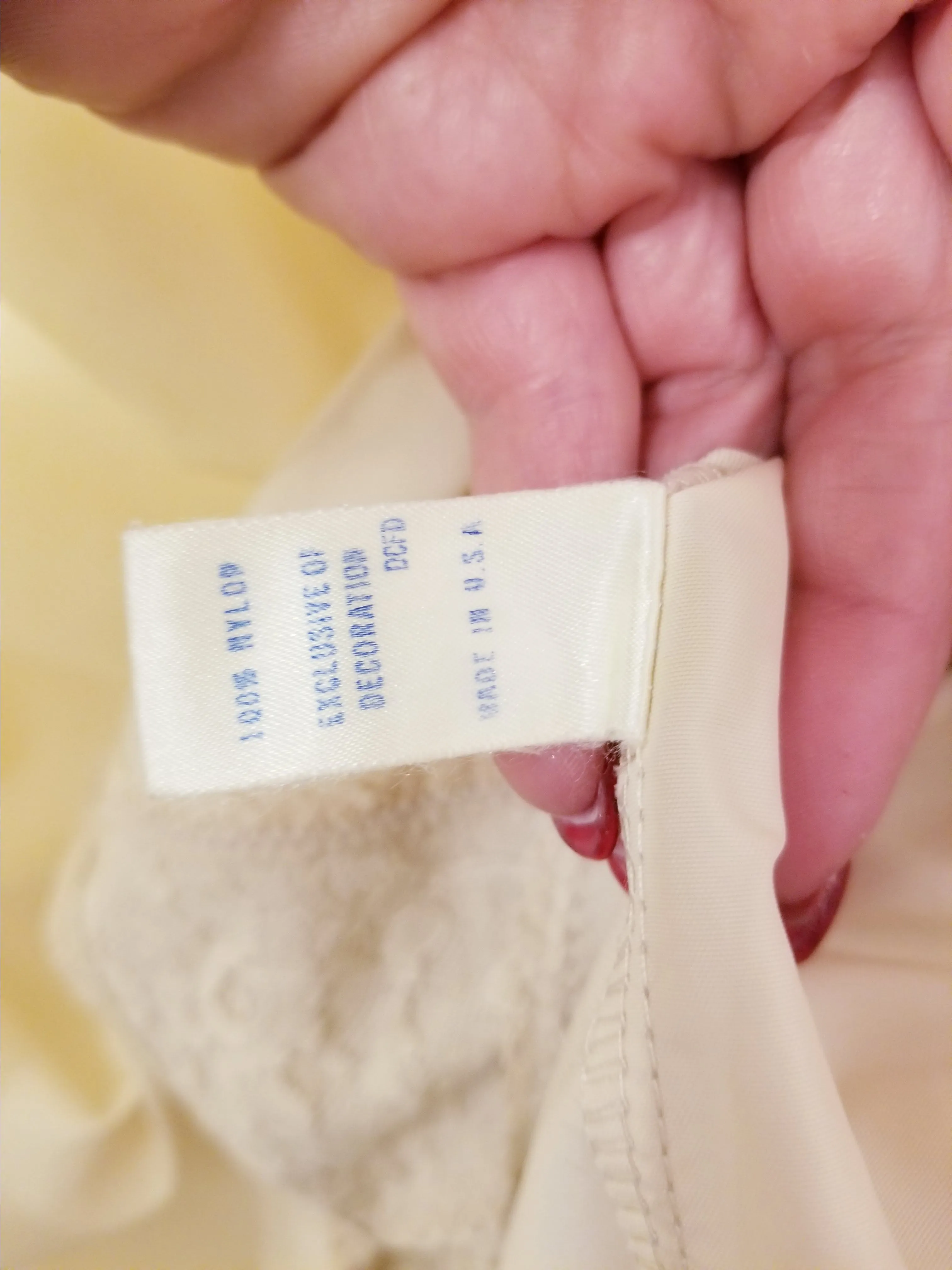 Listing Image Blurred Background