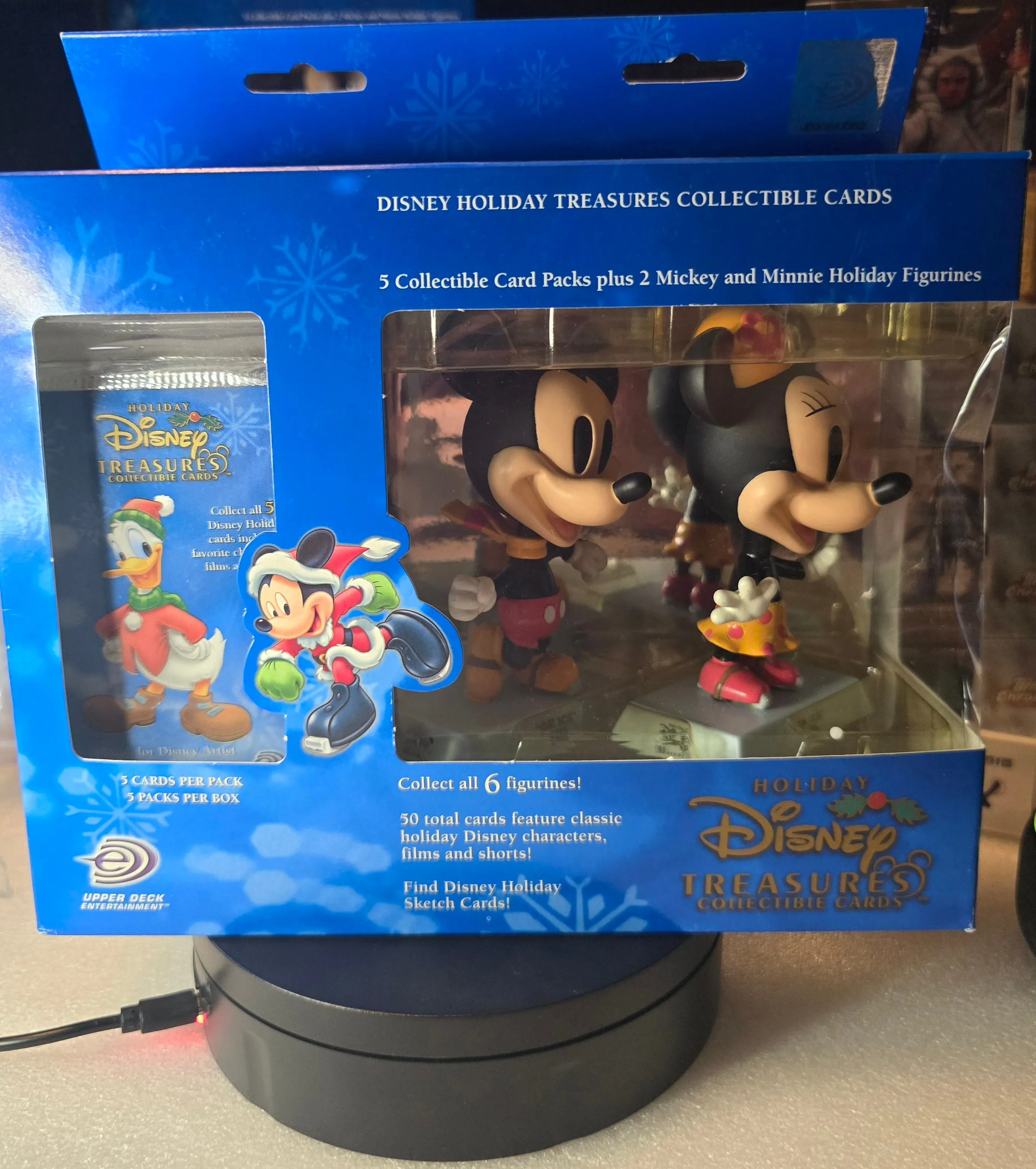 Product image for DISNEY TREASURES - NEW IN BOX - 4 PACKS + COLLECTOR BOBBLE HEADS - HOLIDAY THEME