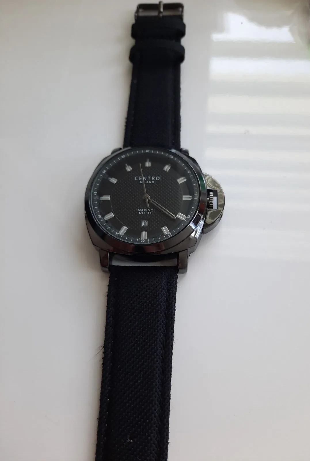 Listing Image Blurred Background