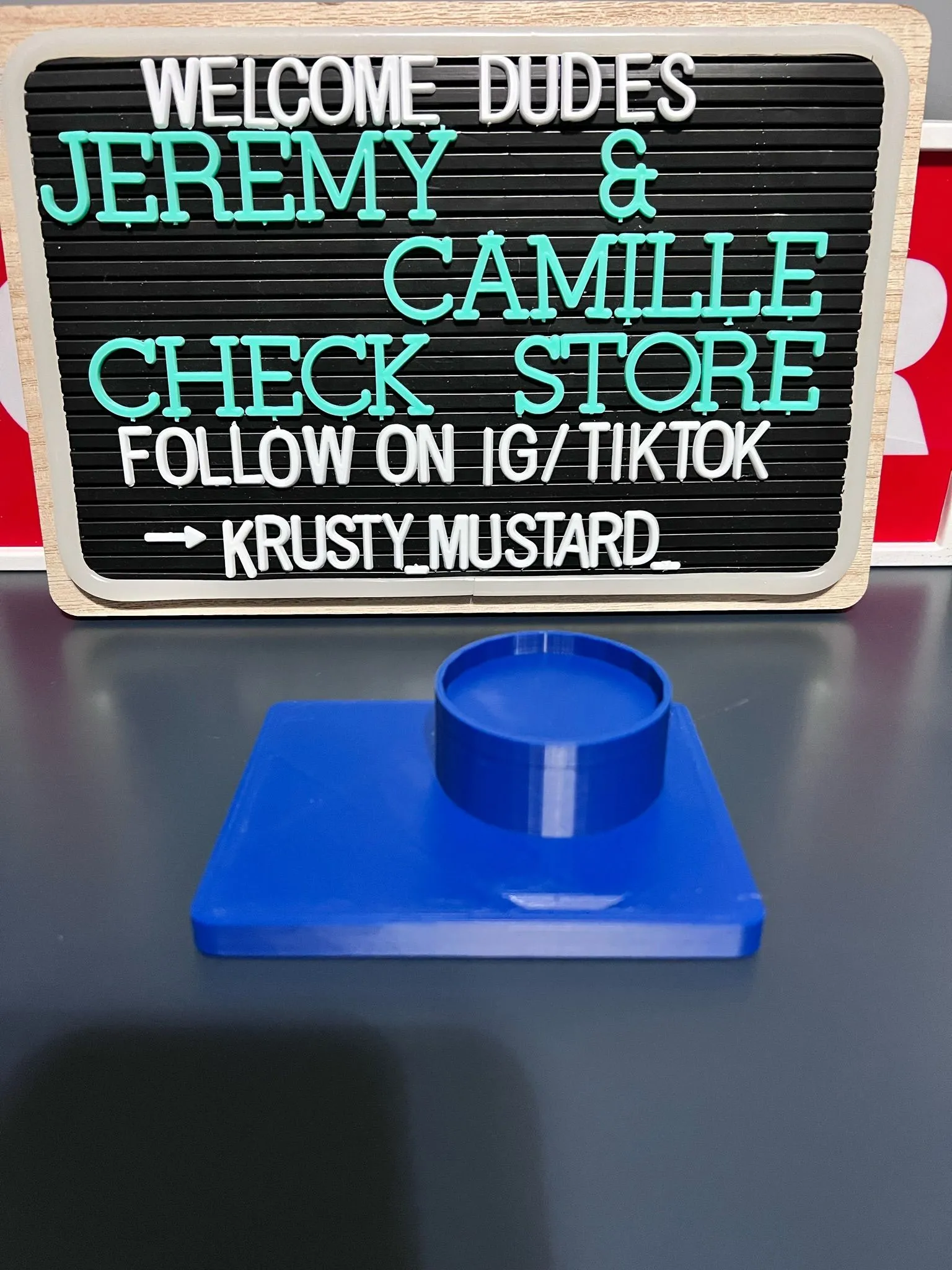 Listing Image Blurred Background