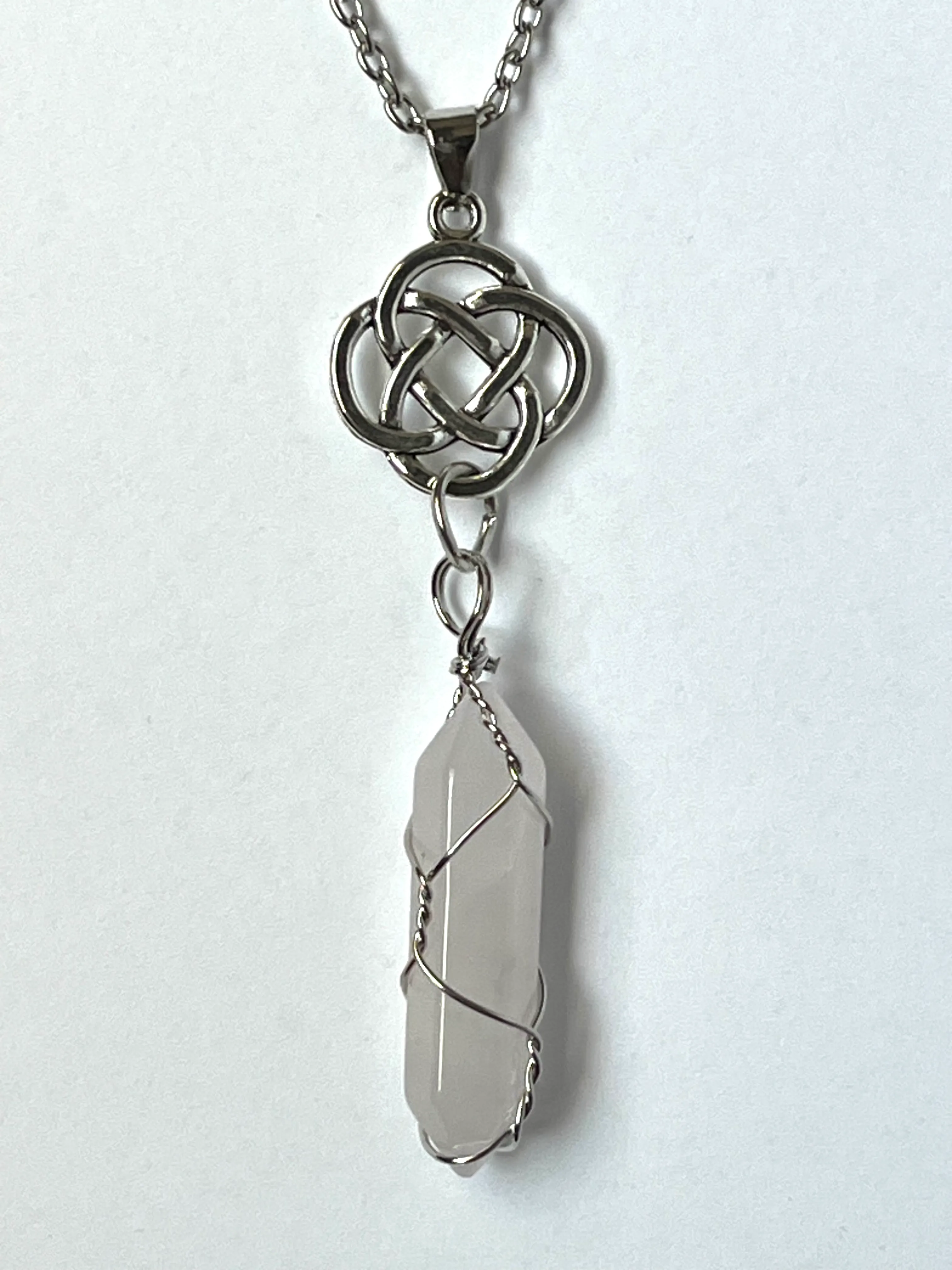 Product image for PRQ15 Celtic Knot Rose Quartz DT
