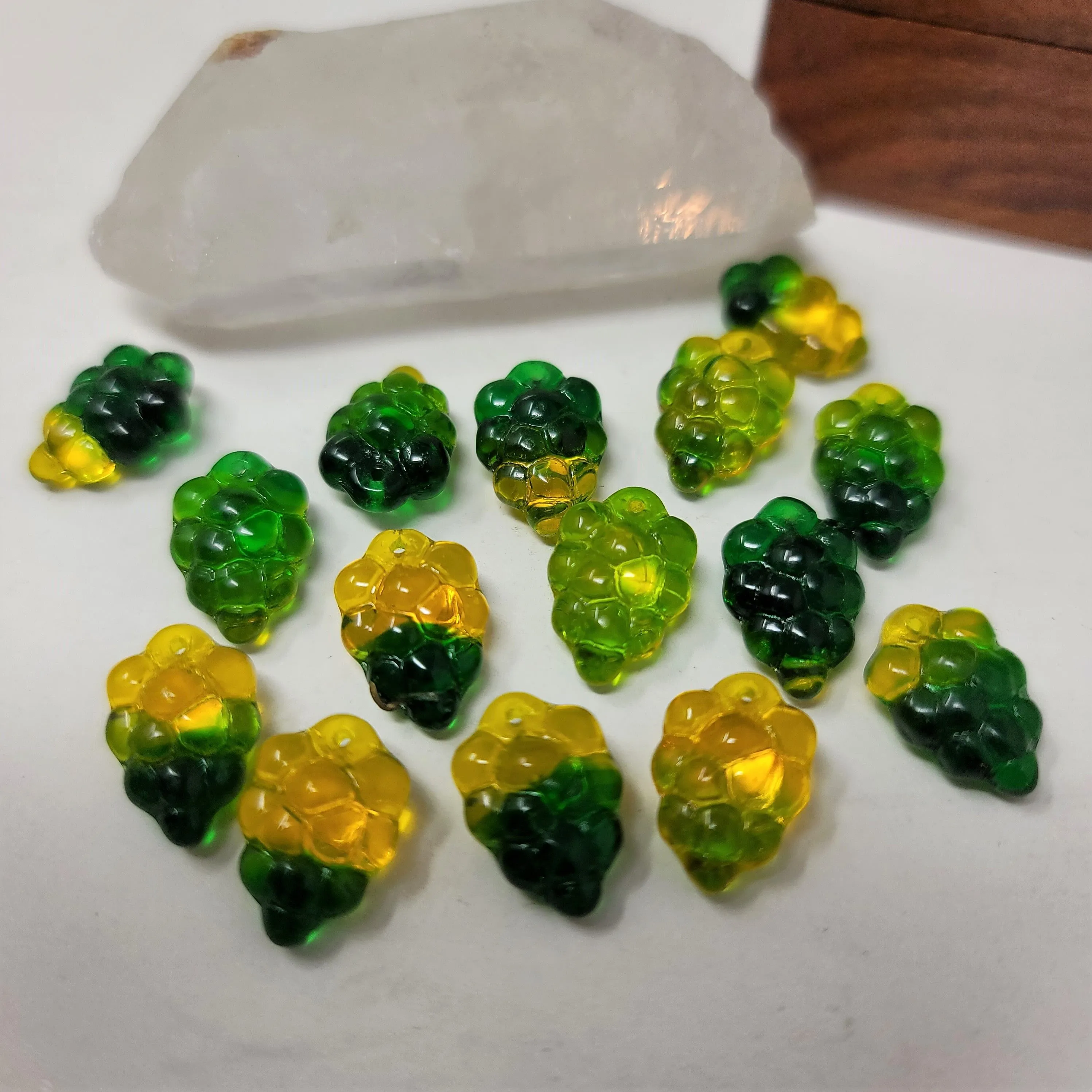 Product image for A Bead Deal #18 grapes 2 tone