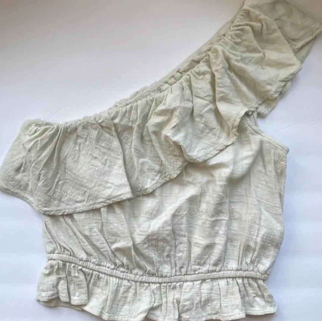 Product image for NWT American Eagle One Shoulder Ruffle Textured Cream Tank Top Size Medium