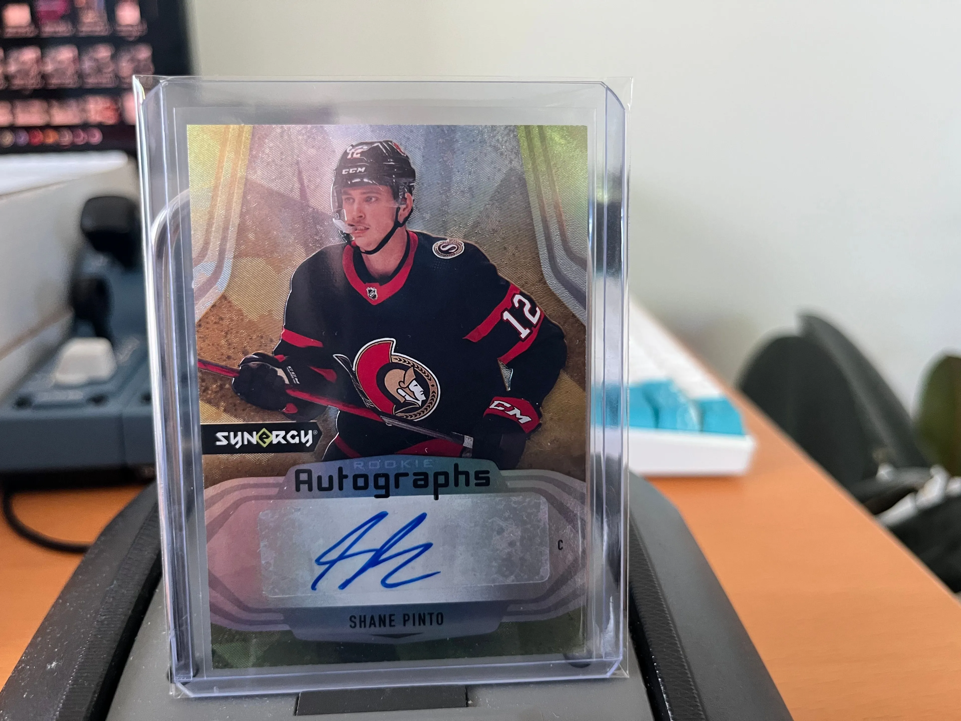Product image for Pinto	Shane	Autographs Rookie - 1:80 Packs Sticker RC Senators Sens