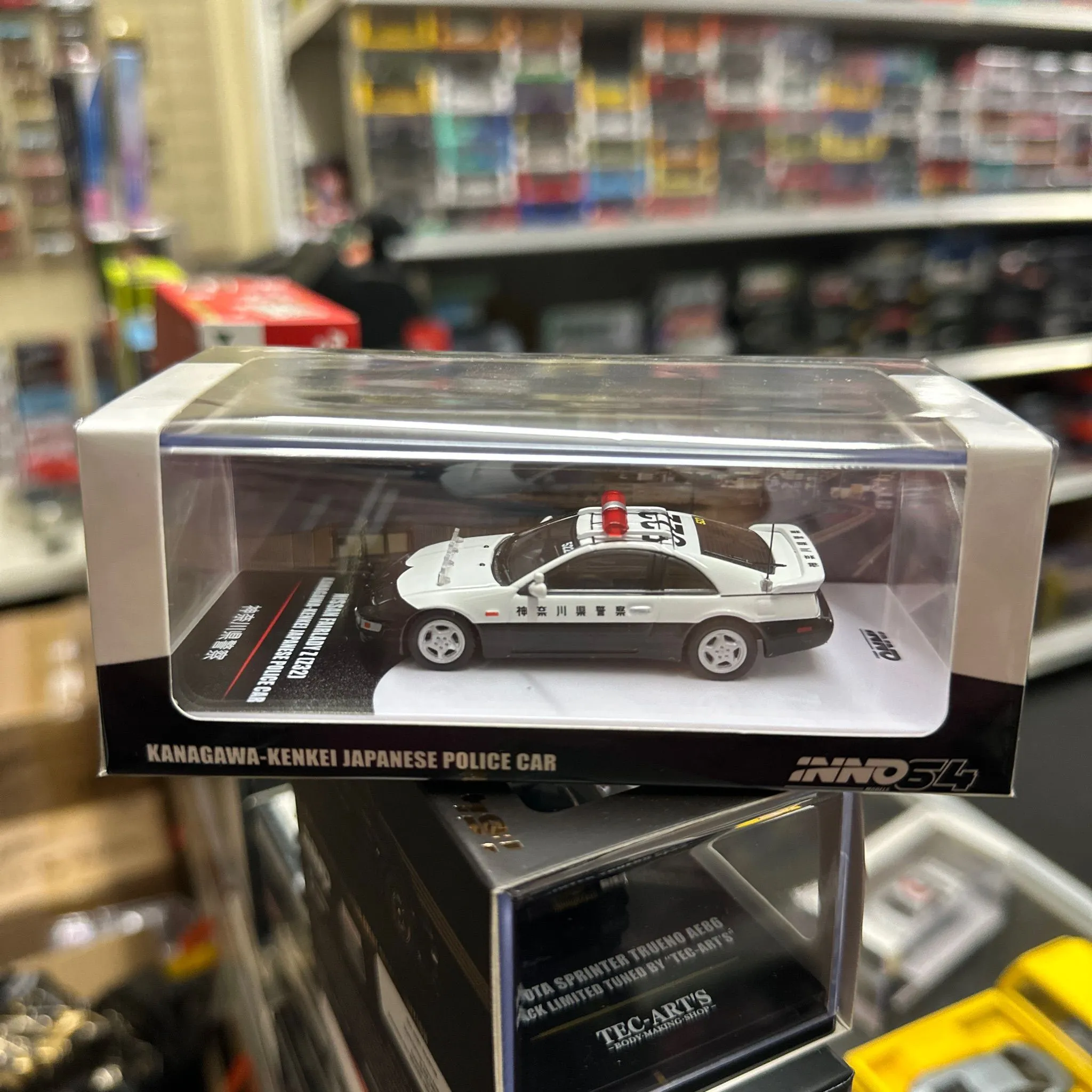 Product image for Nissan Fairlady Z Z32 Japanese Police Car 1/64 Diecast Inno Inno64