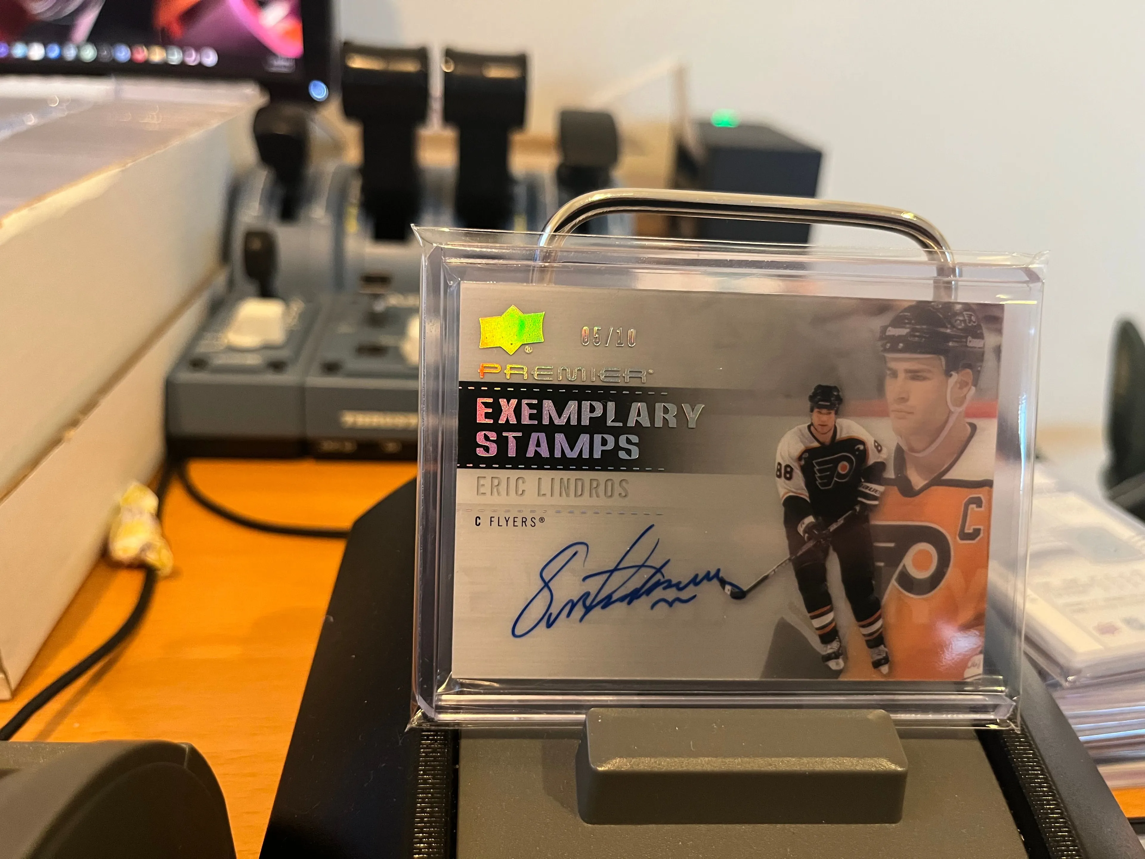 Product image for Lindros	Eric	Exemplary Stamps 5/10 - Serial Numbered Hard Signed Auto  Flyers