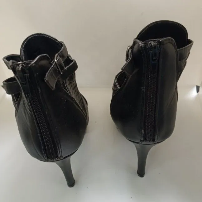 Product image for John Romaine double strap buckle perforated open toe heels Size  ½