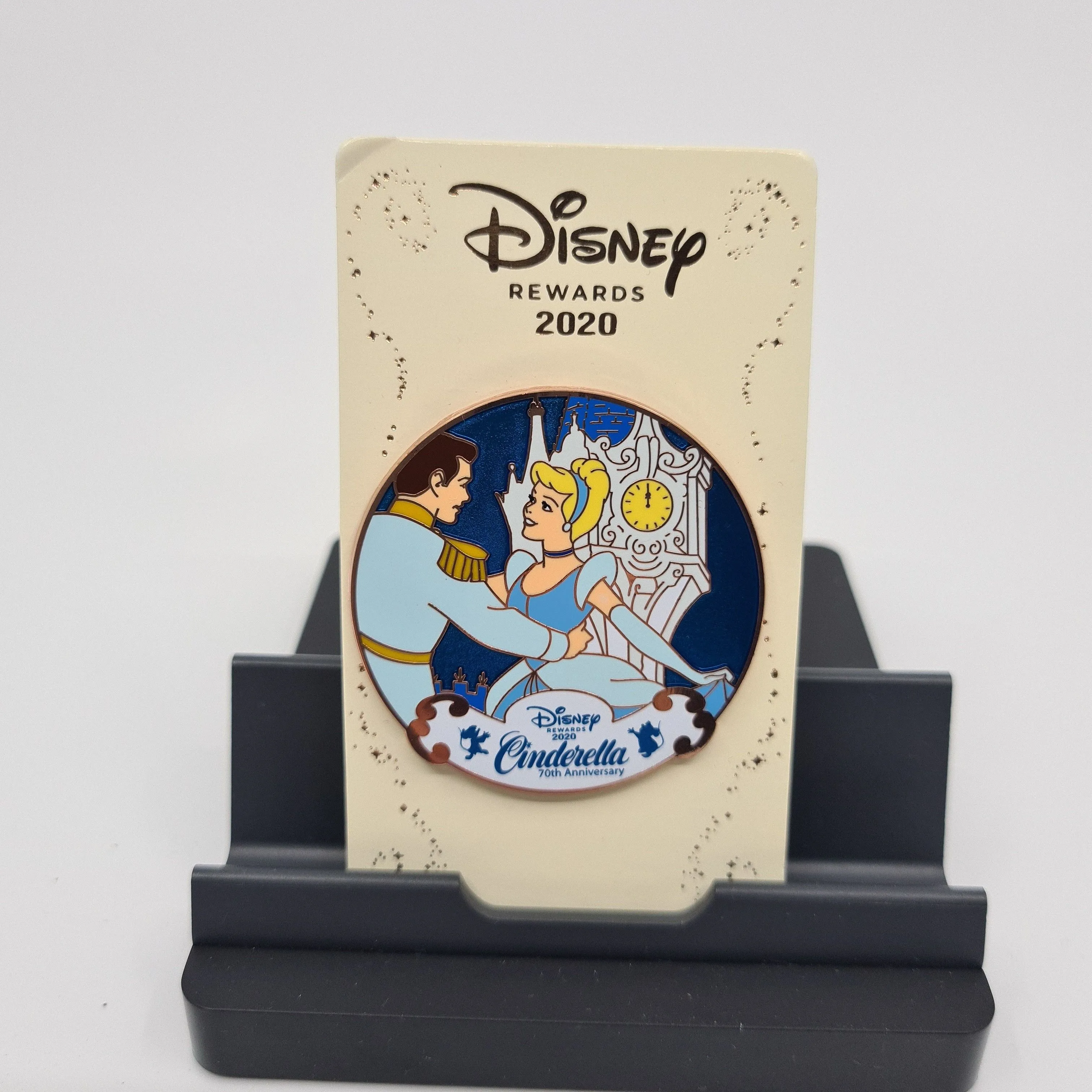 Product image for Disney Visa Rewards Cinderella Pin