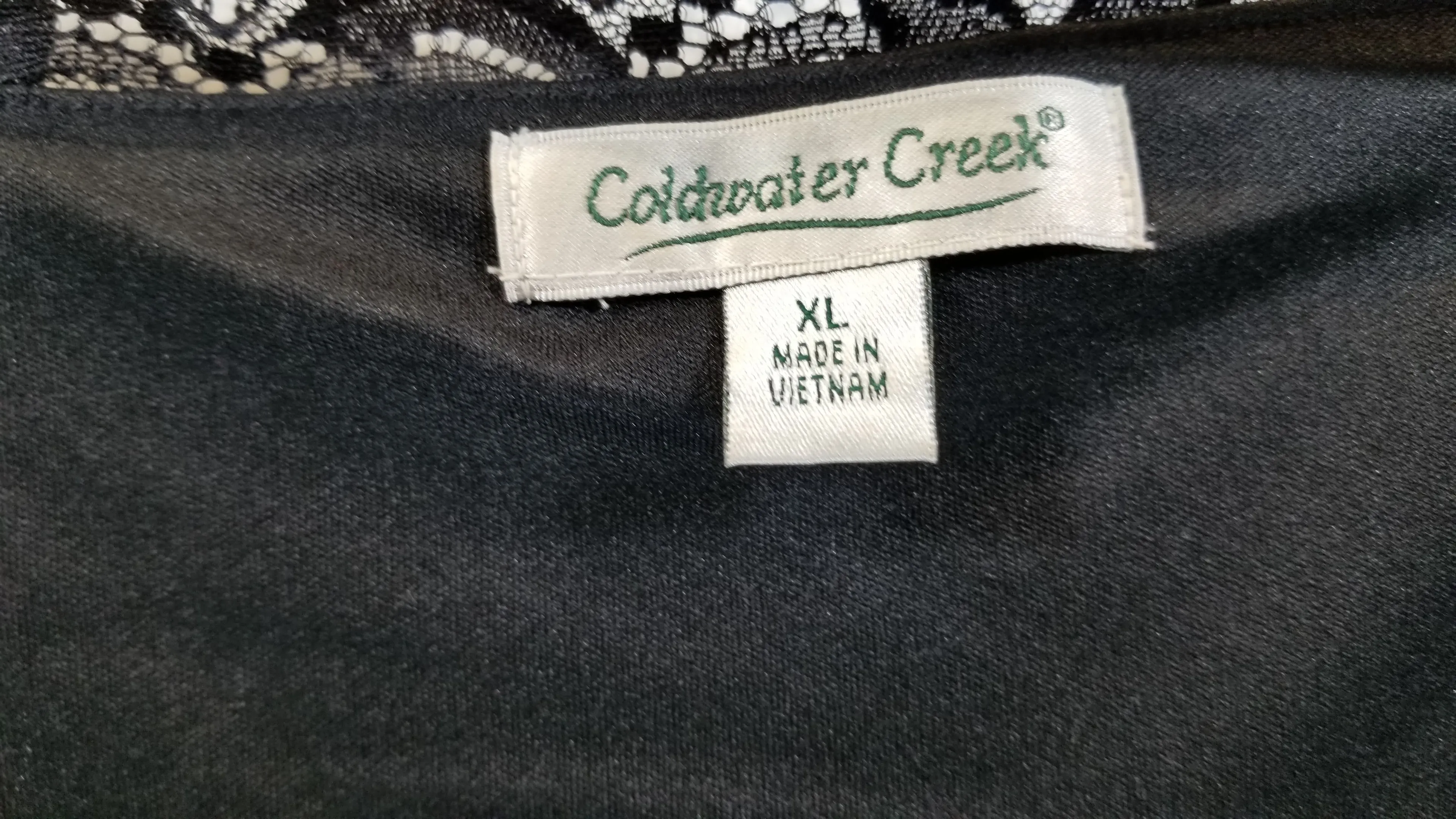 Listing Image Blurred Background