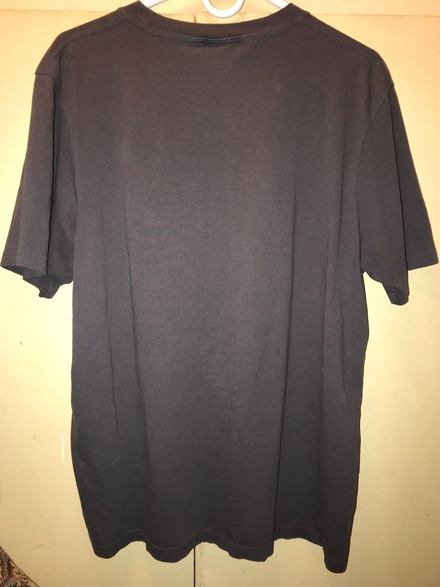 Listing Image Blurred Background