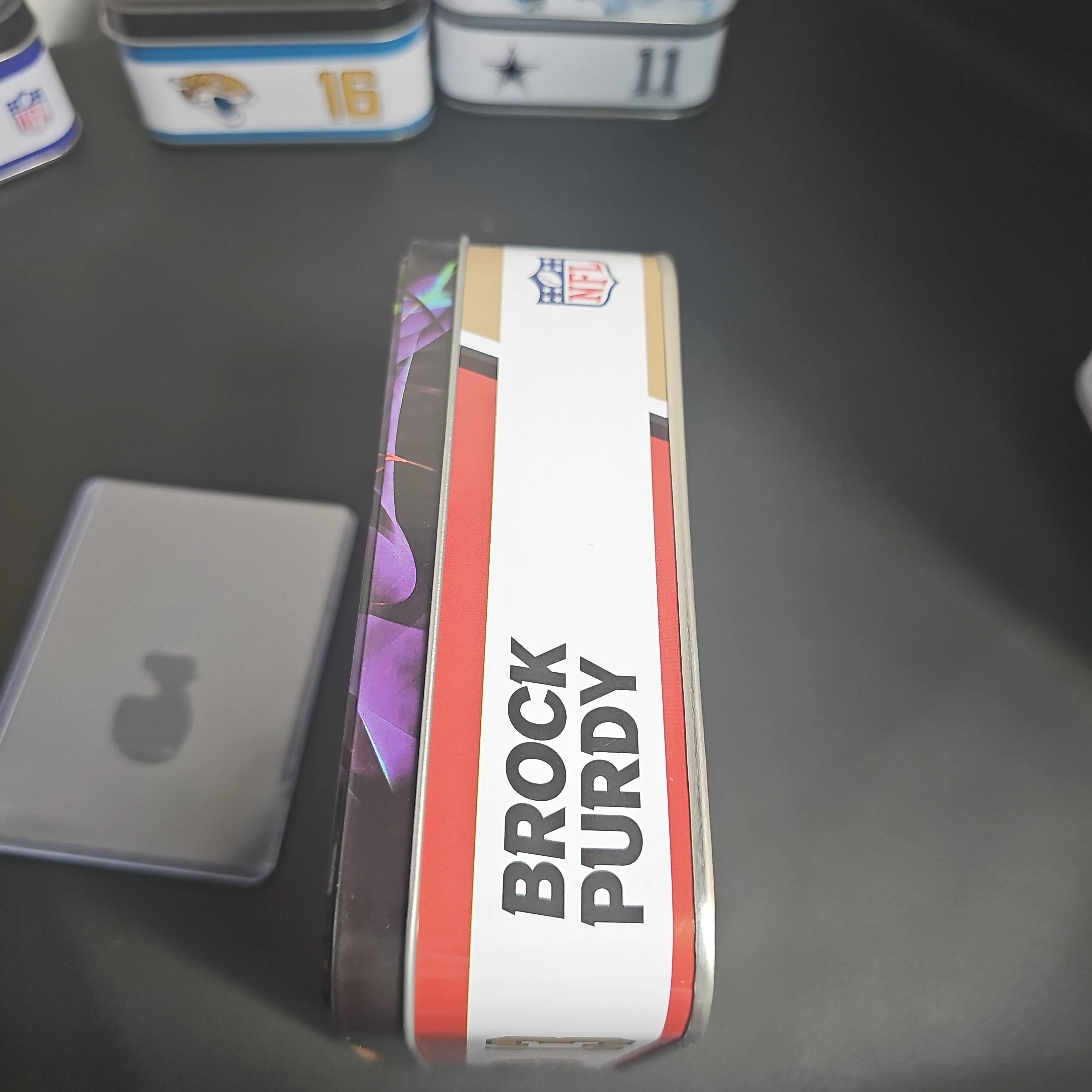 Listing Image Blurred Background