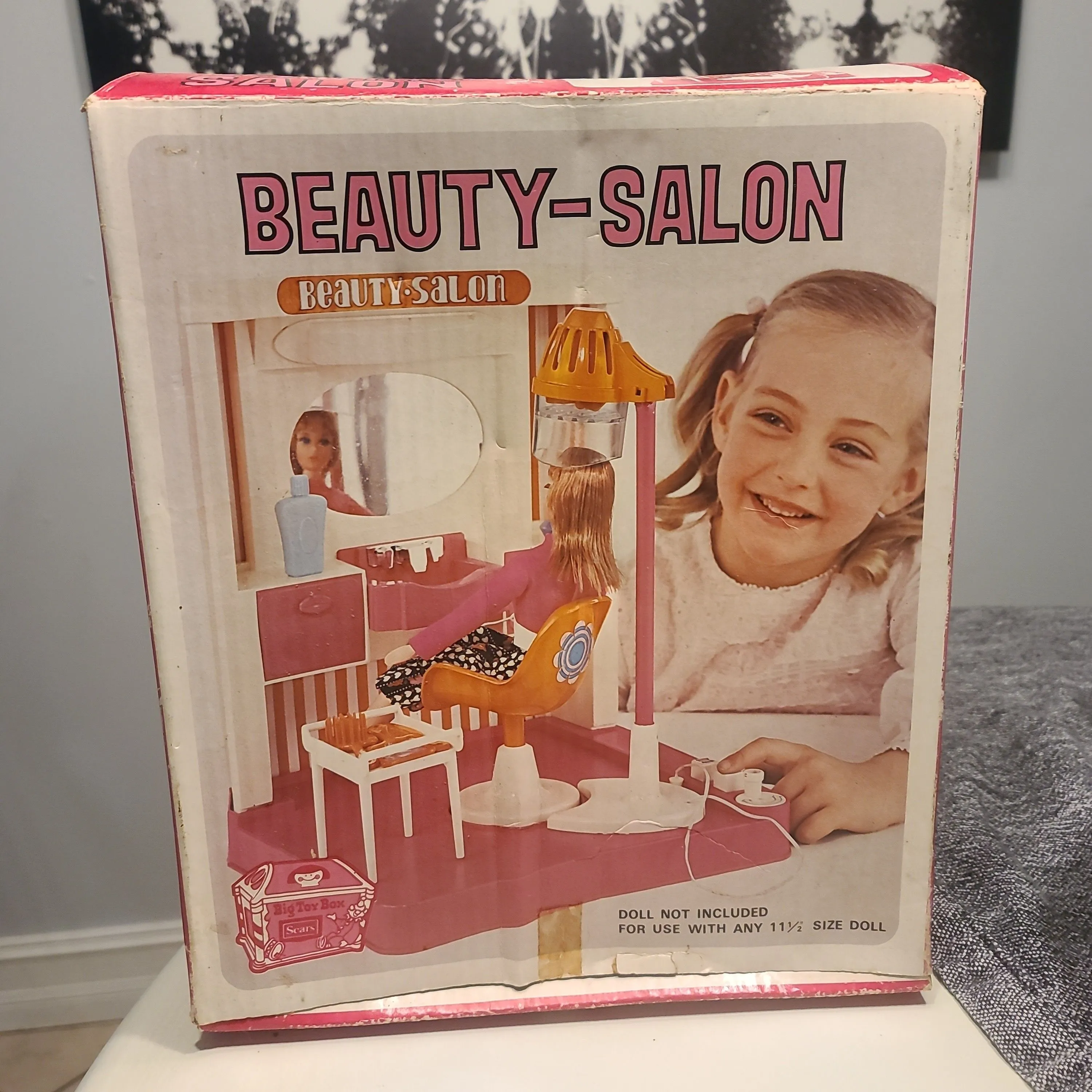 Product image for Late-60s Sears Brand Barbie Clone Beauty Shop