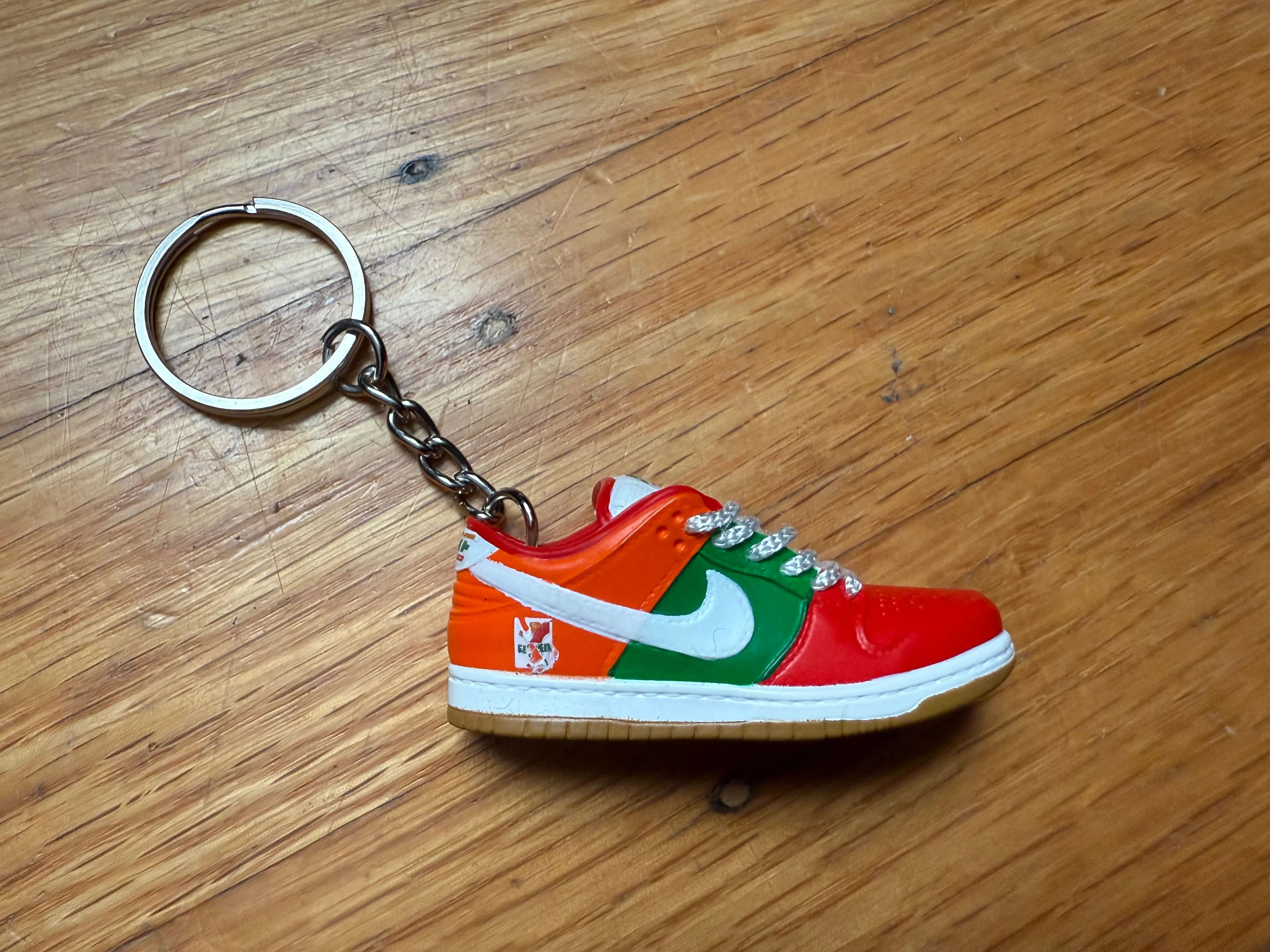 Product image for 3d Nike SB Dunk 7-11 7-Eleven low Sneaker/Shoe Keychain