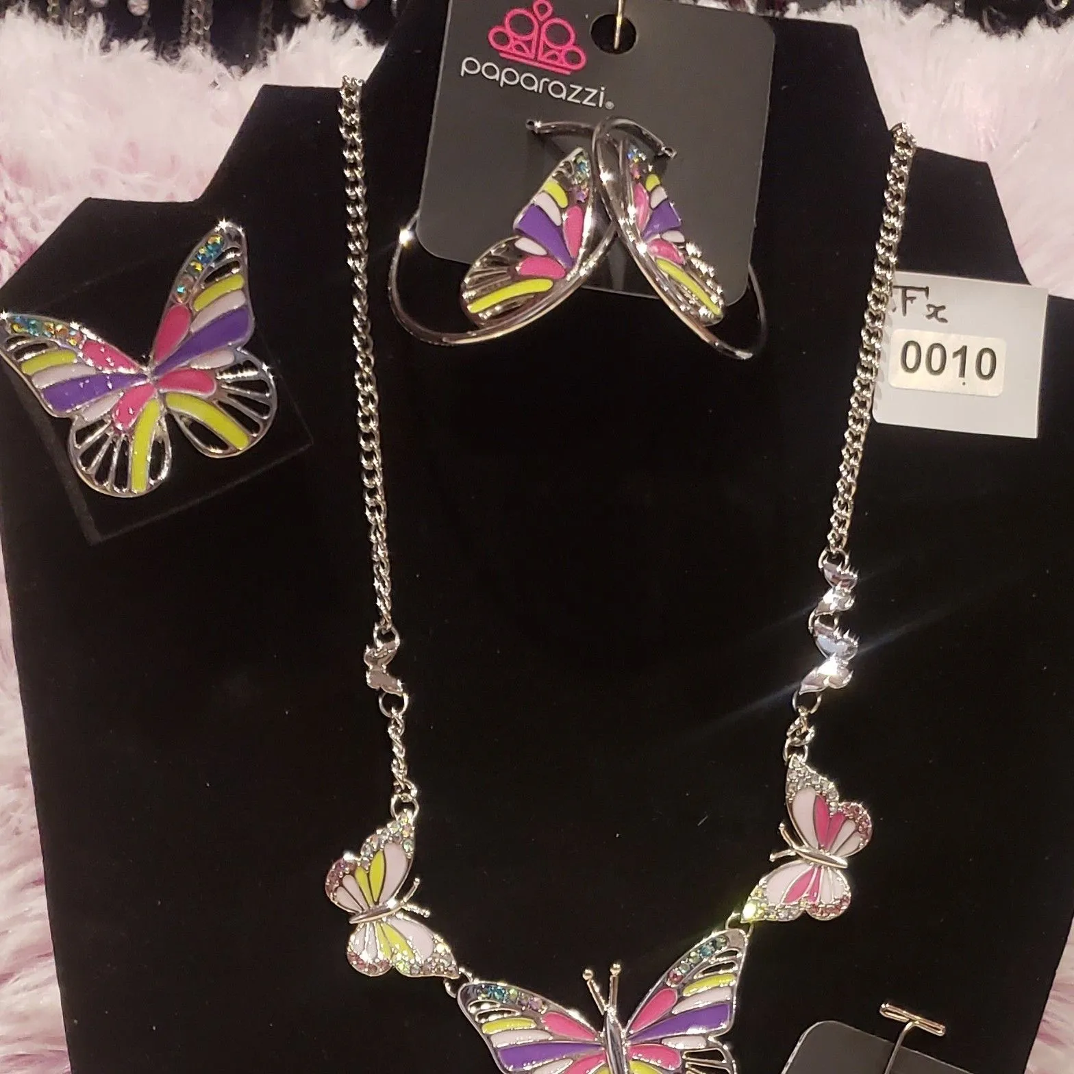 Product image for fashion fix  butterfly $20