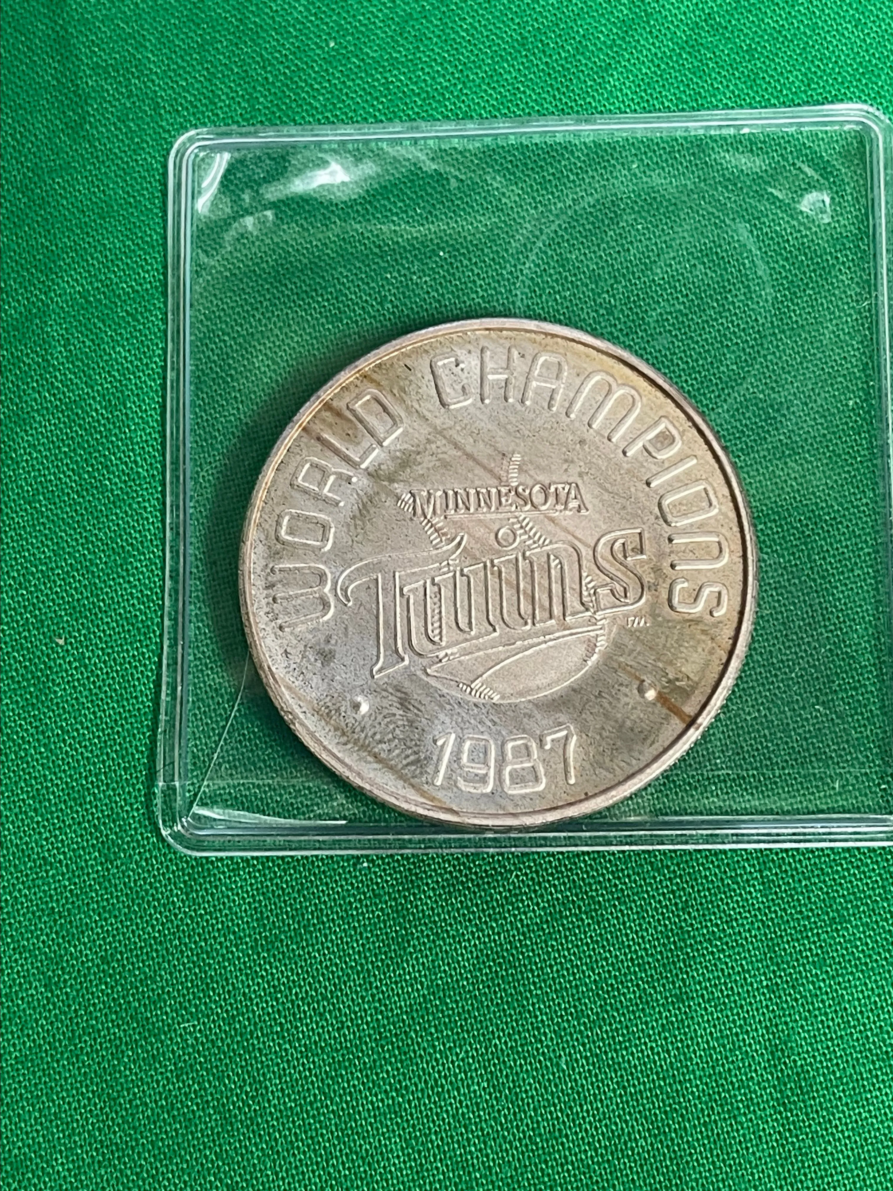 Product image for 1987 Minnesota Twins World Champions 1 oz 999 Silver Round
