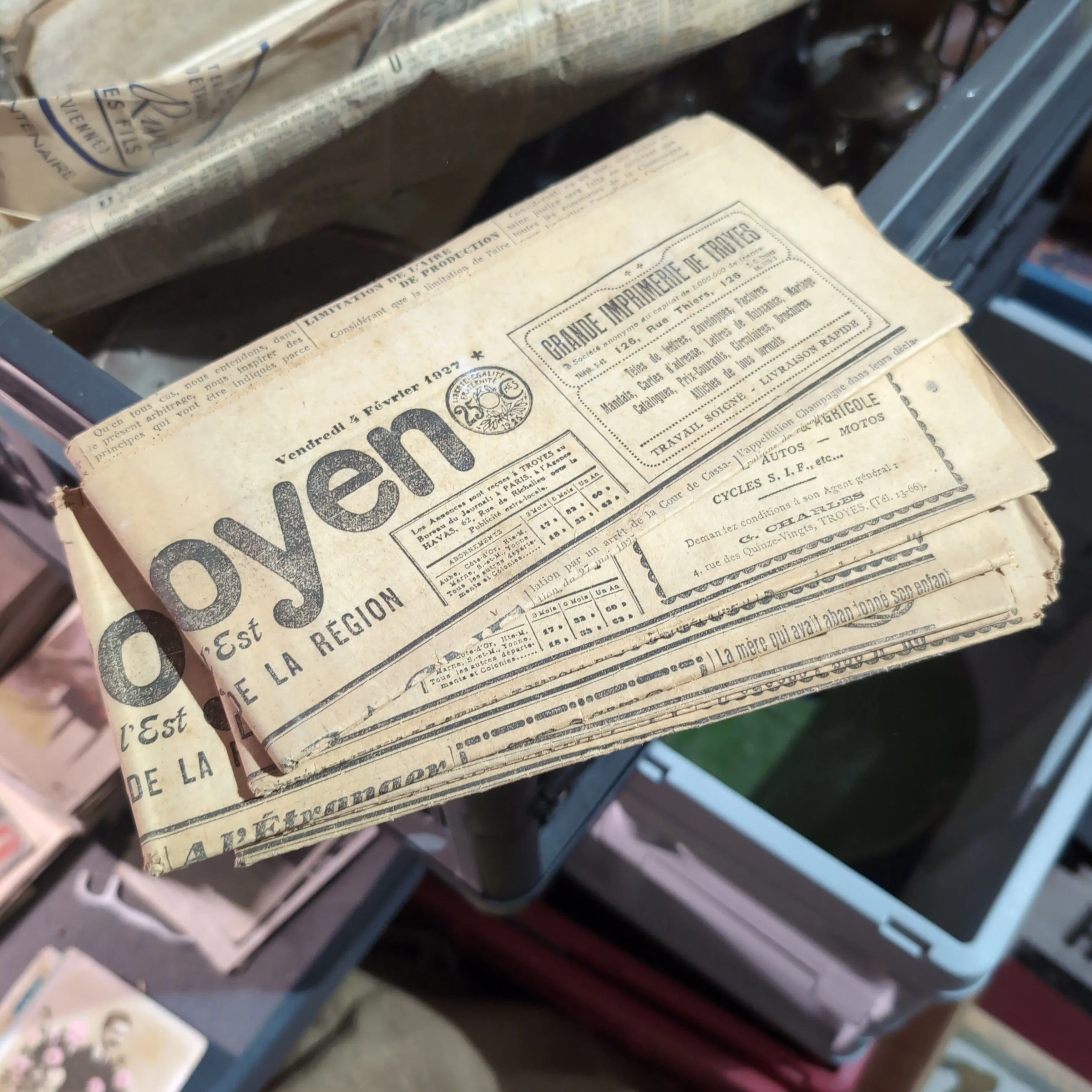 Product image for 1927 vintage French newspape Le Petite Troyen