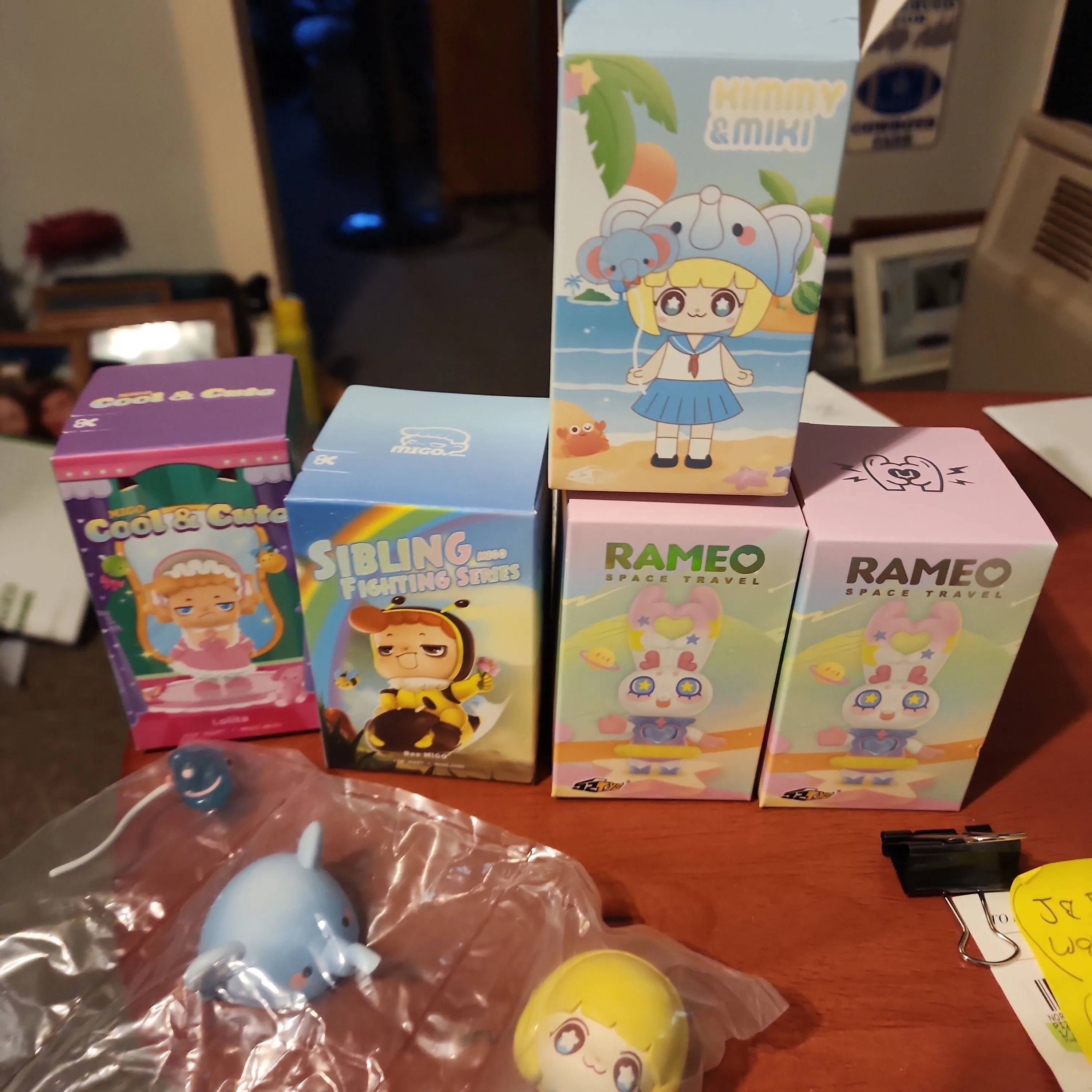 Product image for figurines
